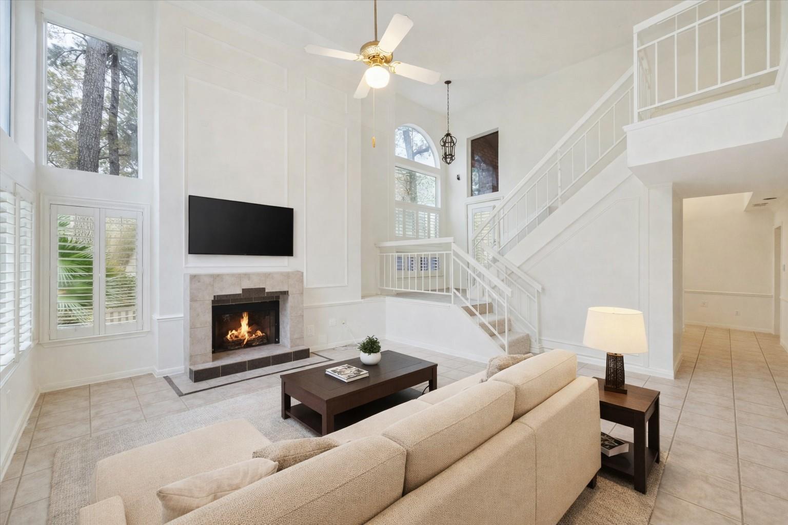 12 Lakeridge Drive