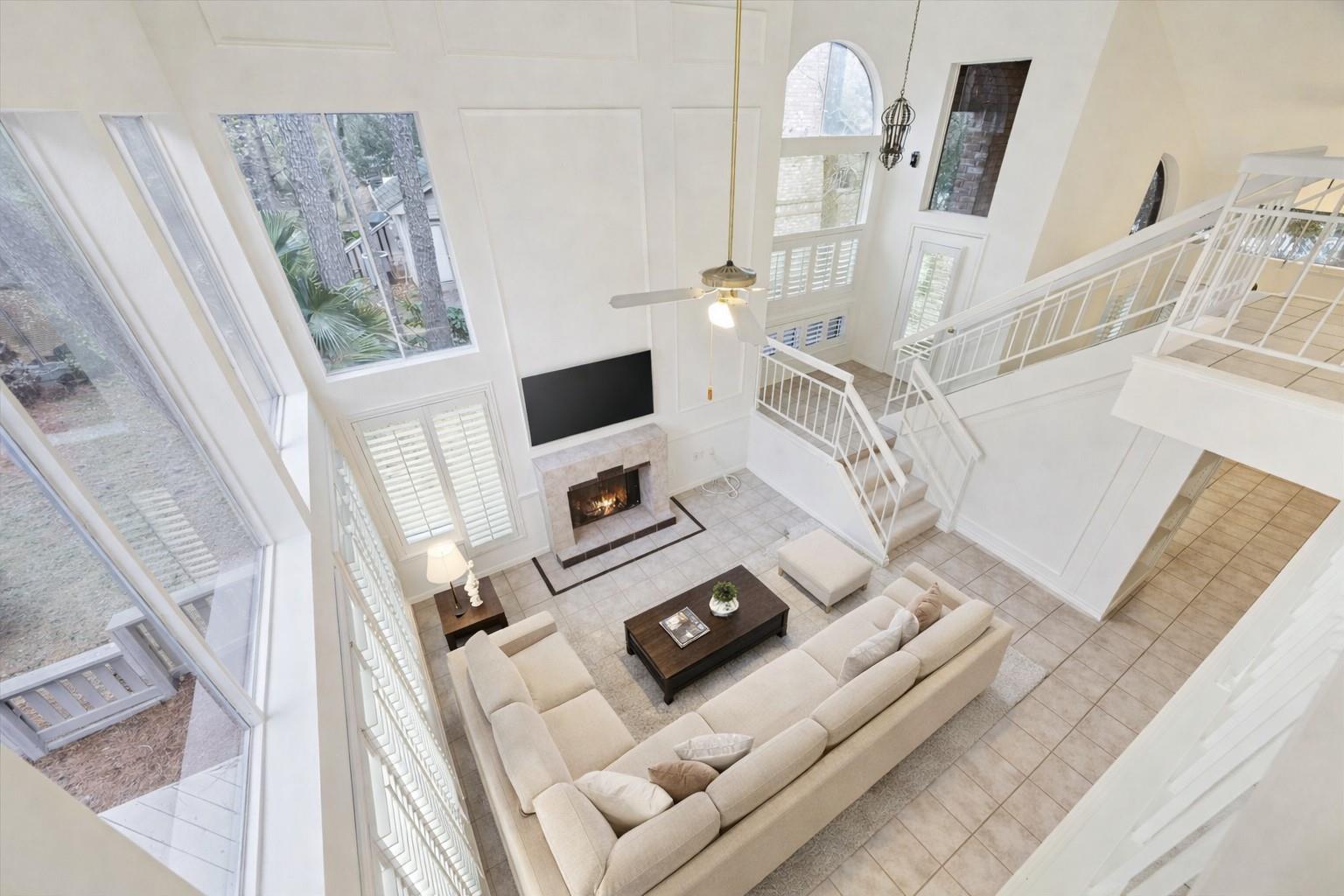 12 Lakeridge Drive