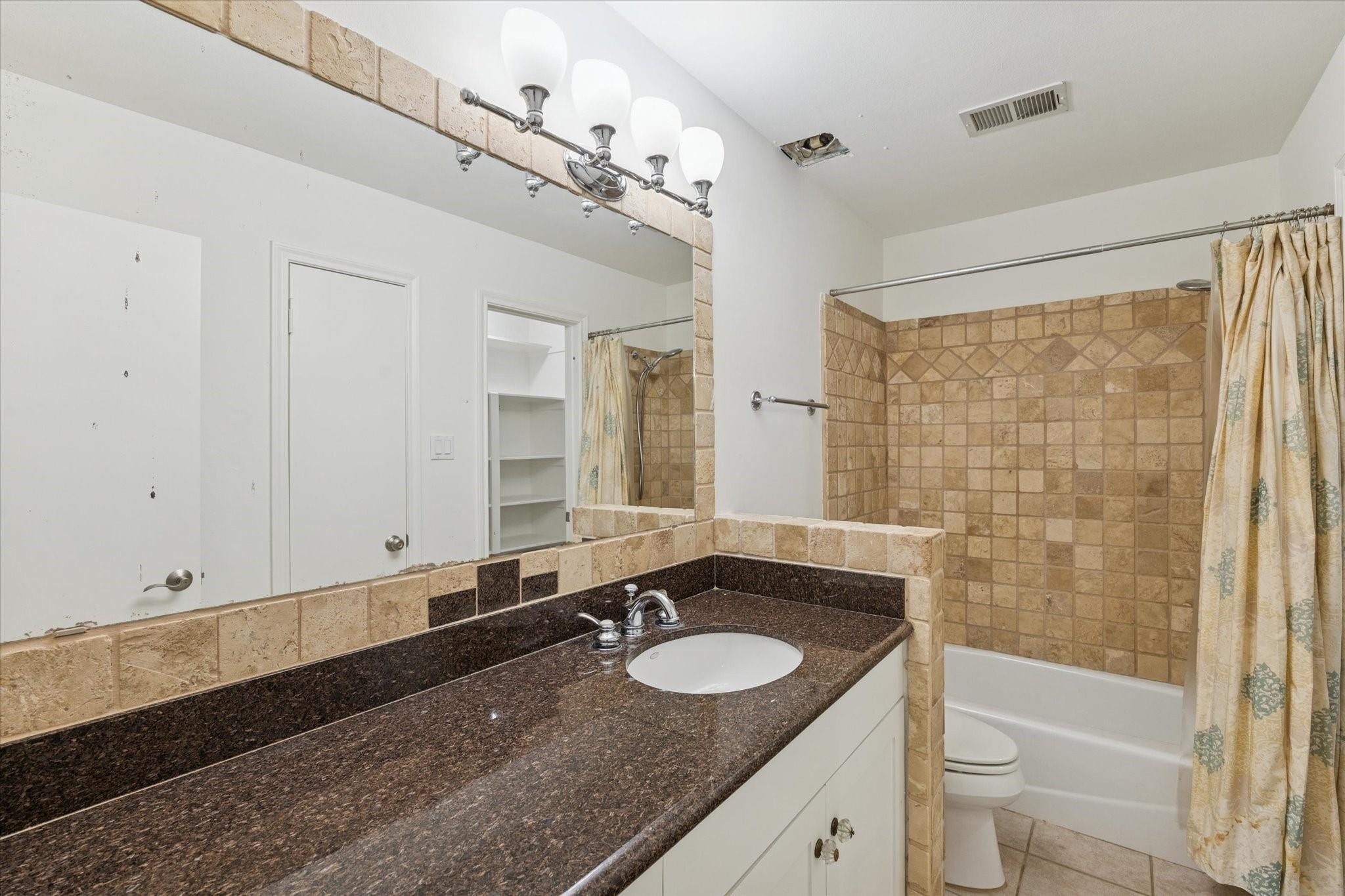12 Lakeridge Drive