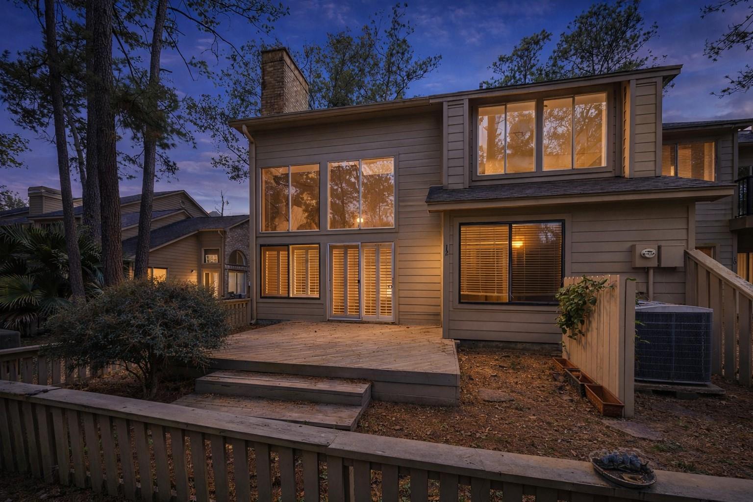 12 Lakeridge Drive