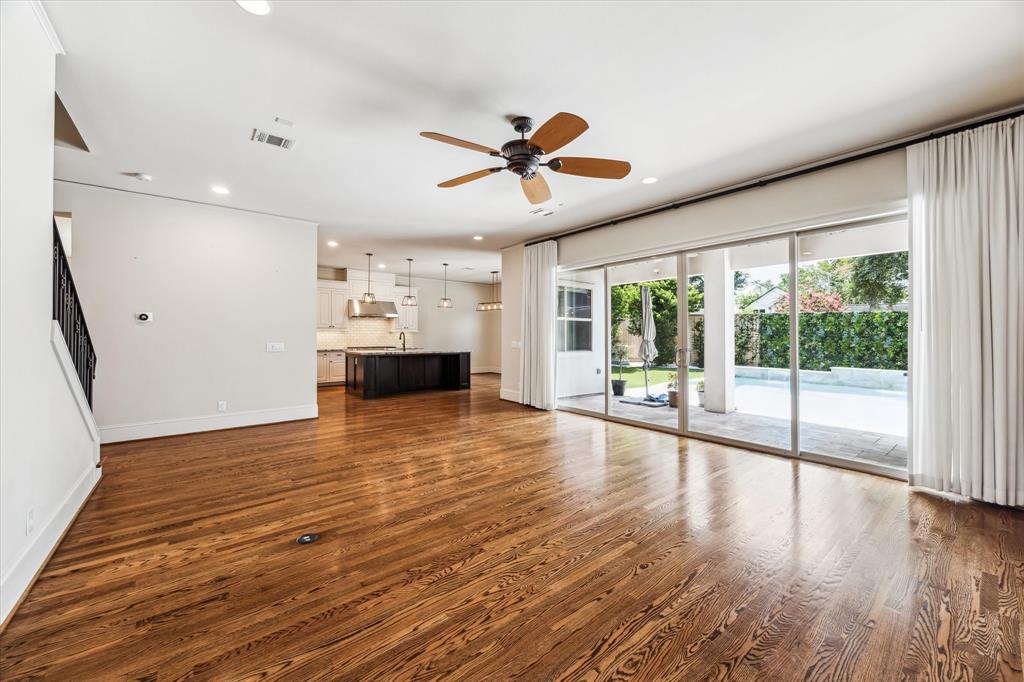 1901 Woodcrest Drive