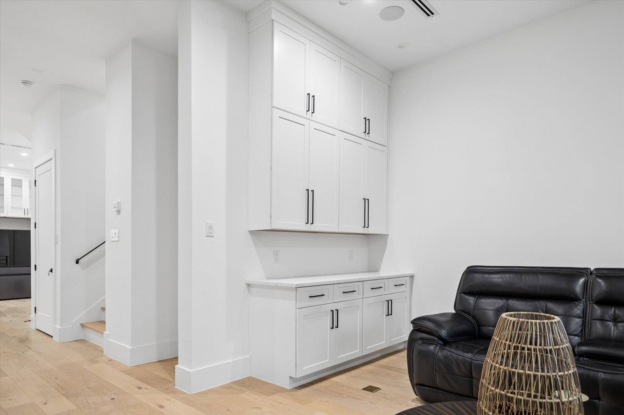 209 W 10th 1/2 Street