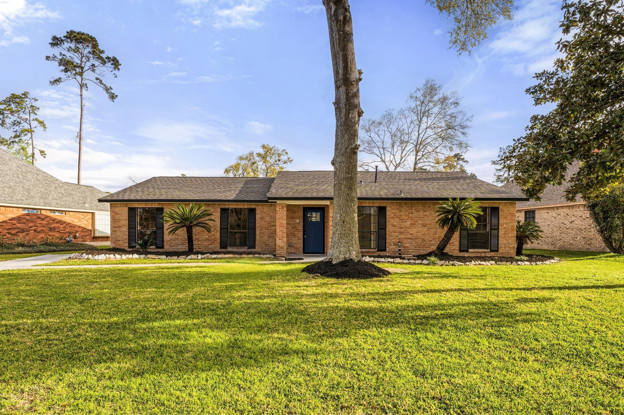 8014 17th Green Drive