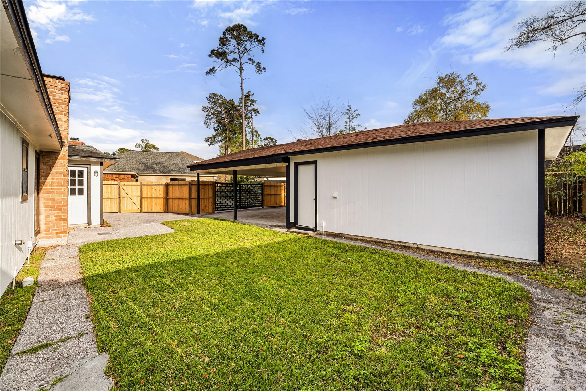 8014 17th Green Drive