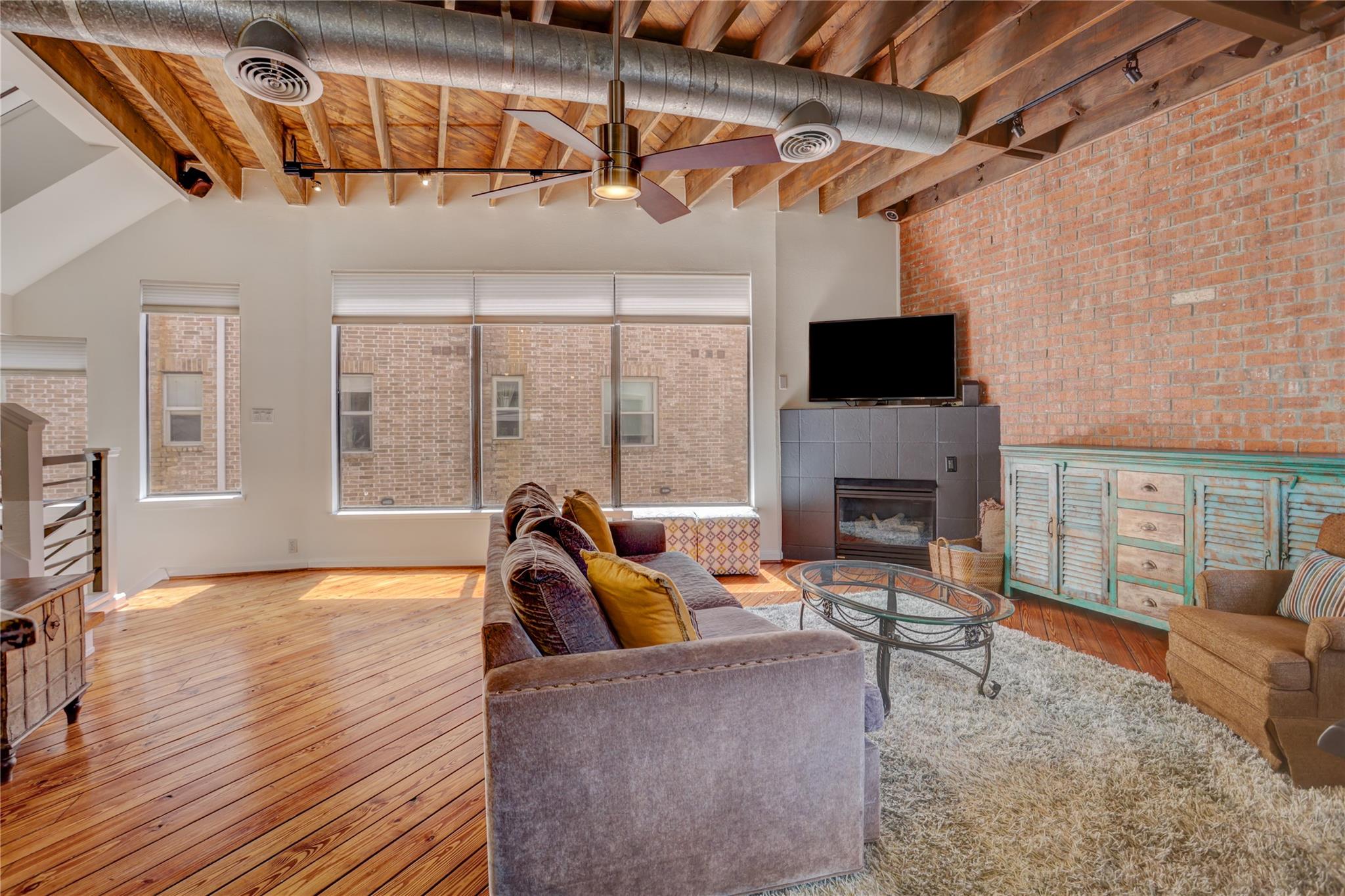 702 W Clay Street