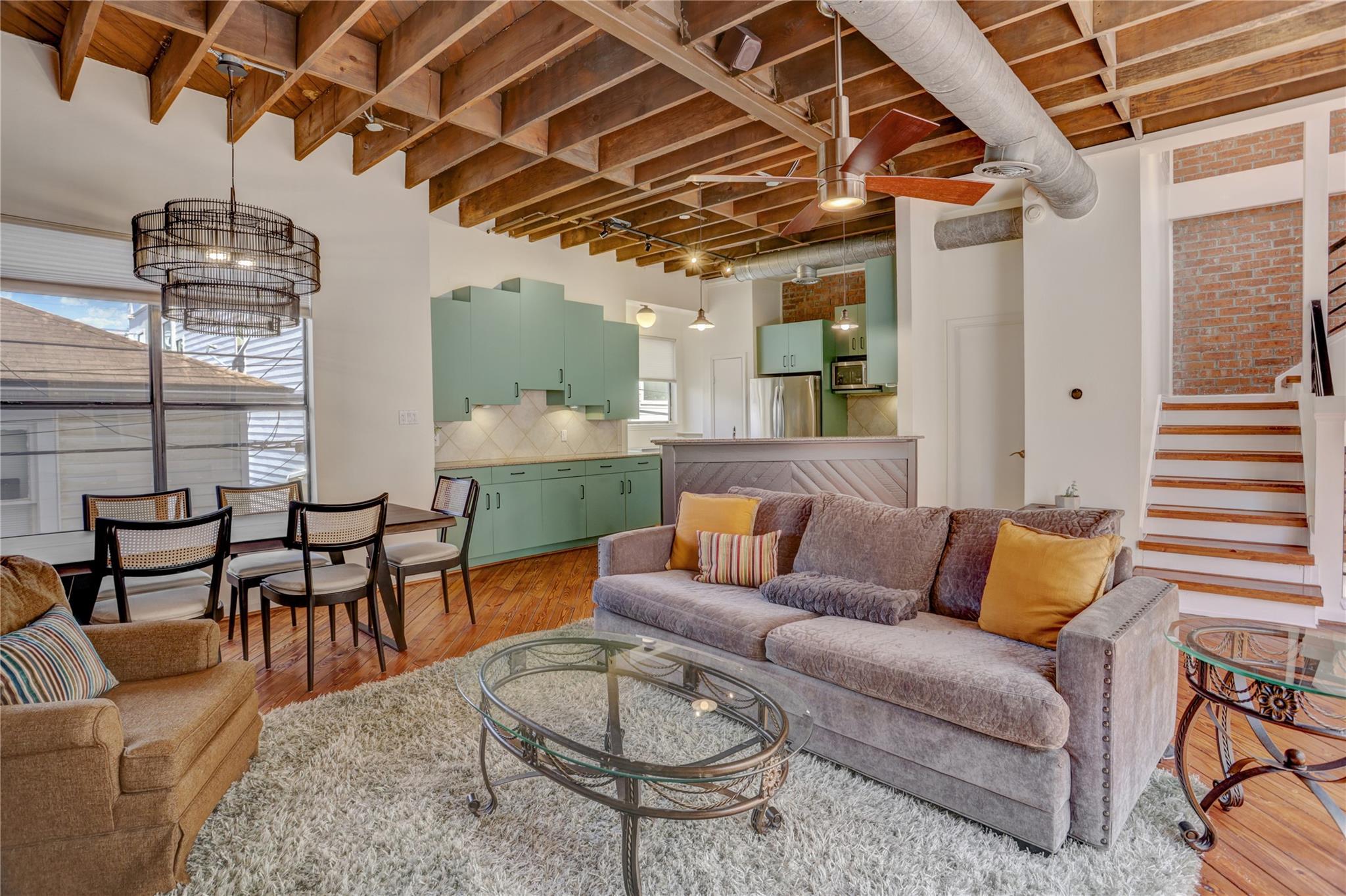 702 W Clay Street