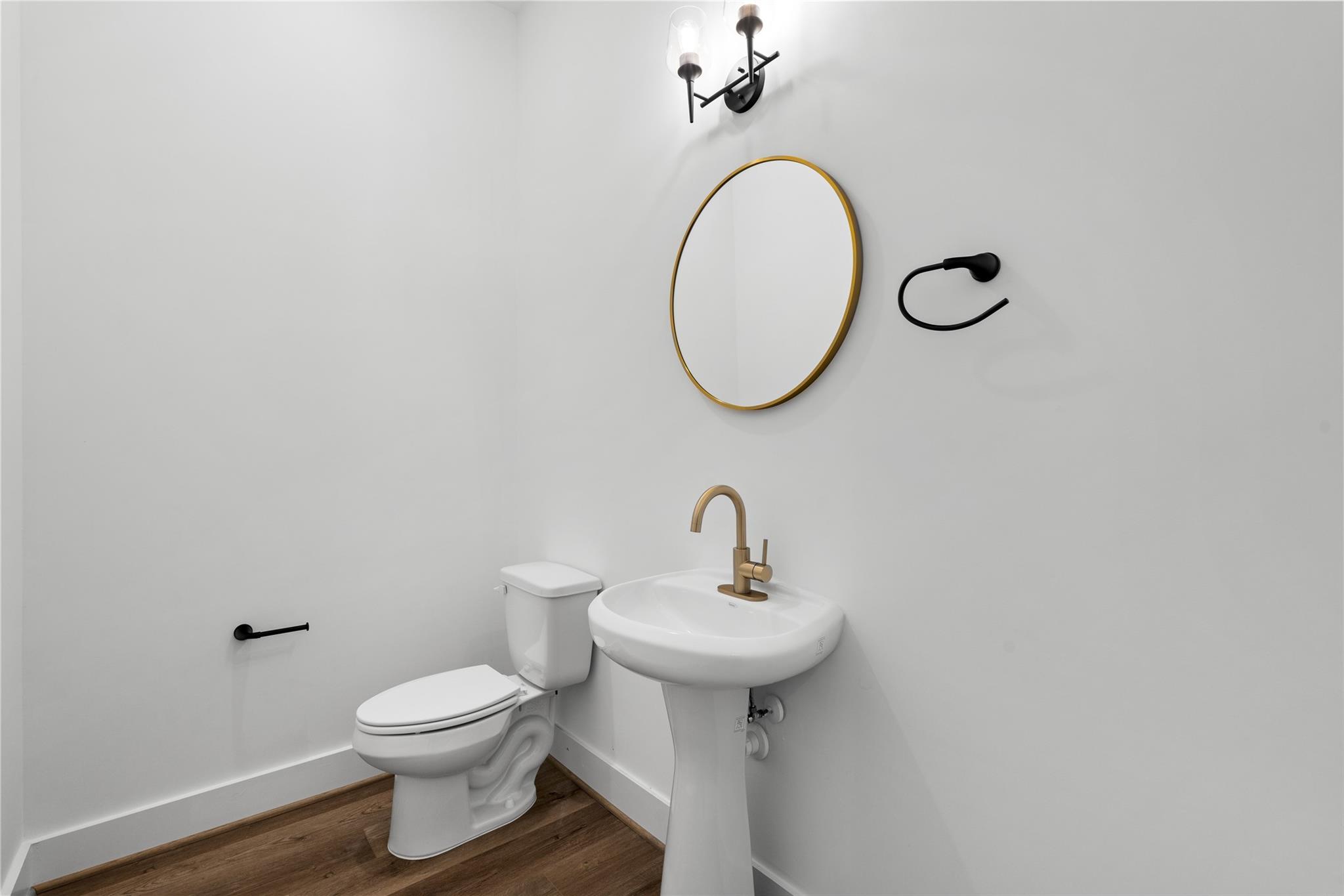 1031 S Victory Drive