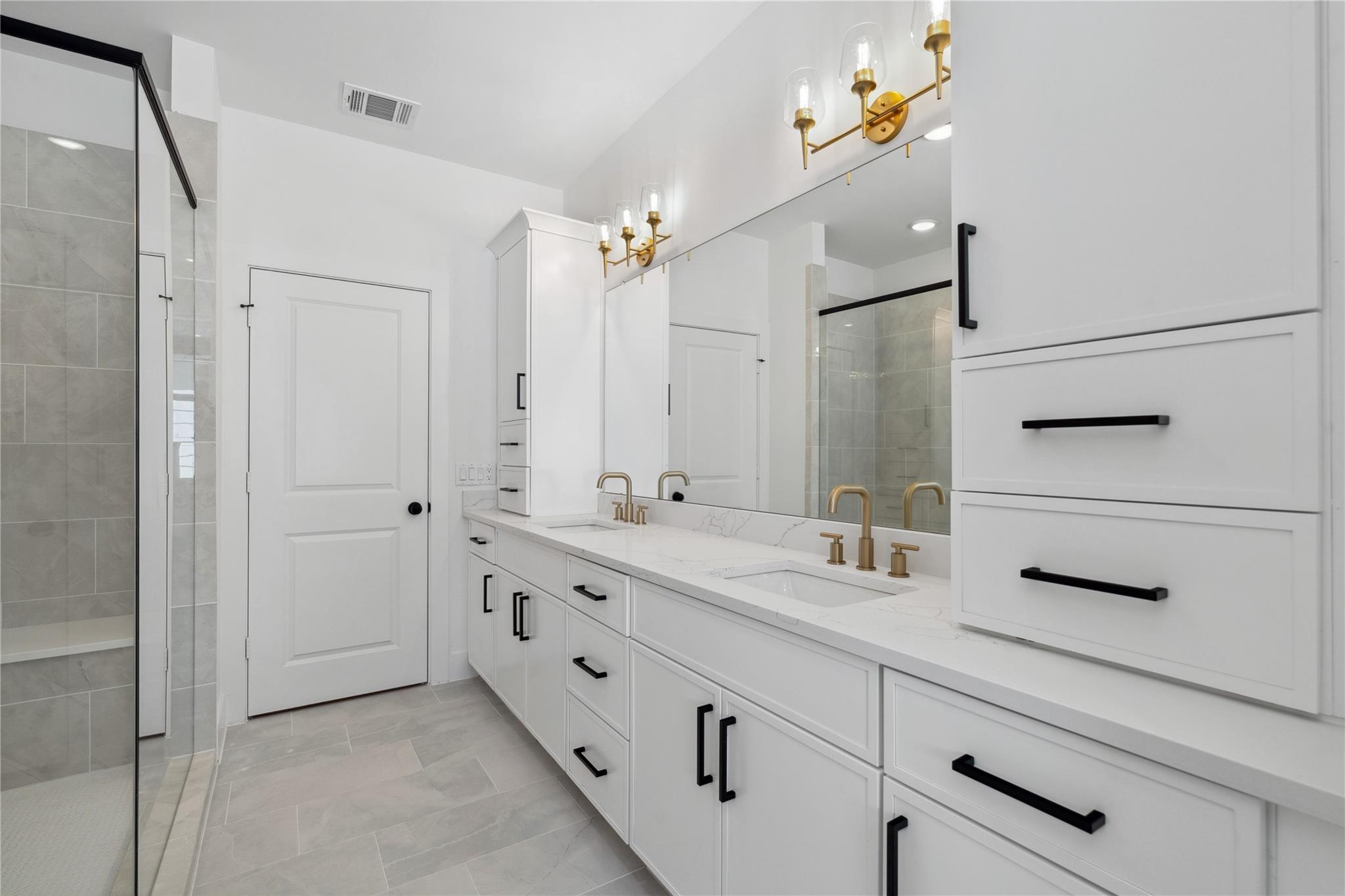 1031 S Victory Drive