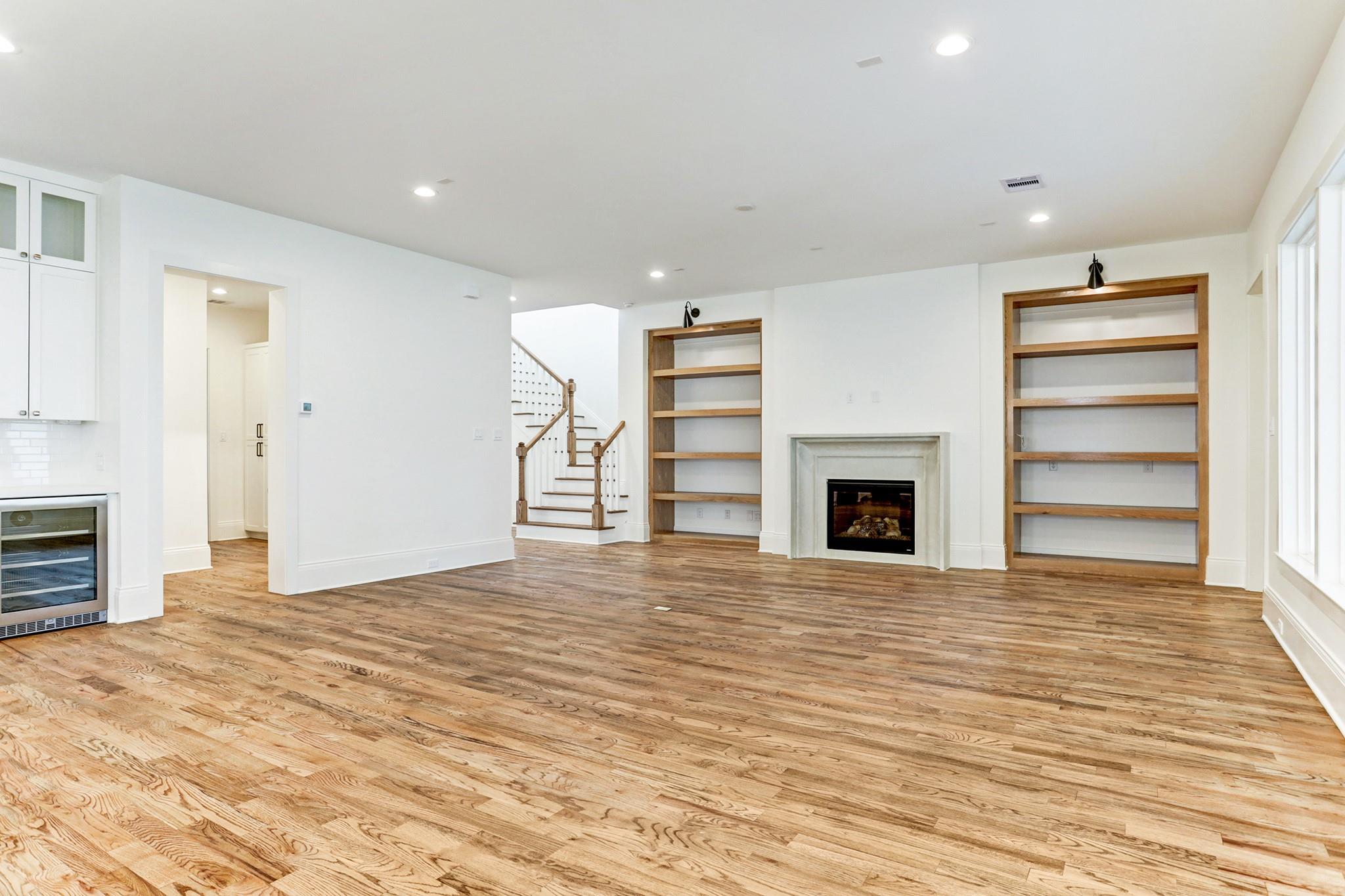 1050 W 42nd Street