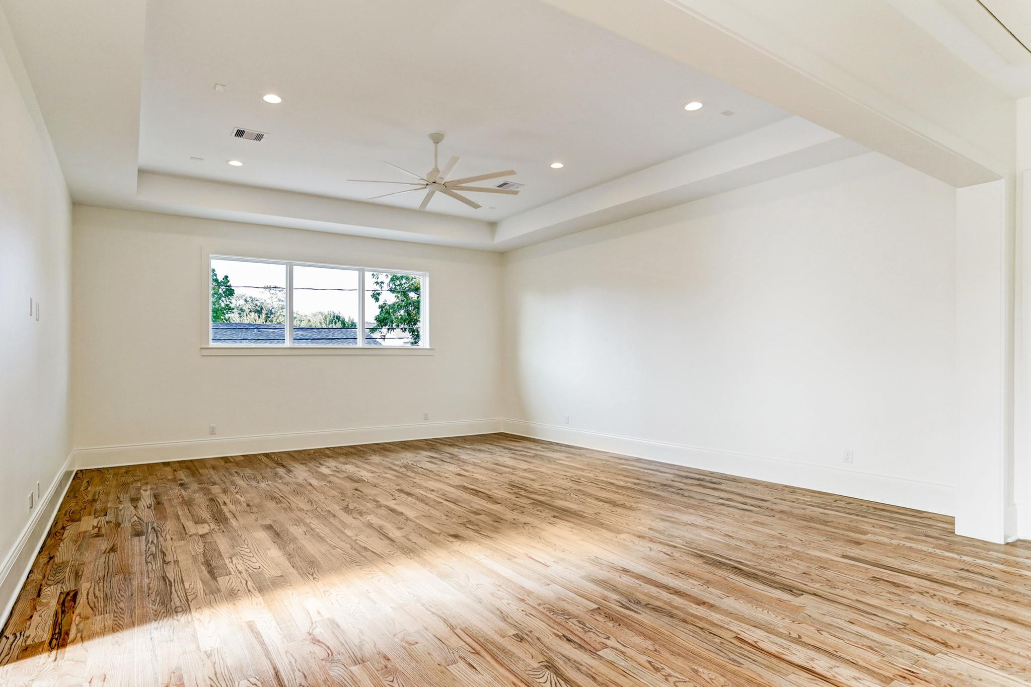 1050 W 42nd Street