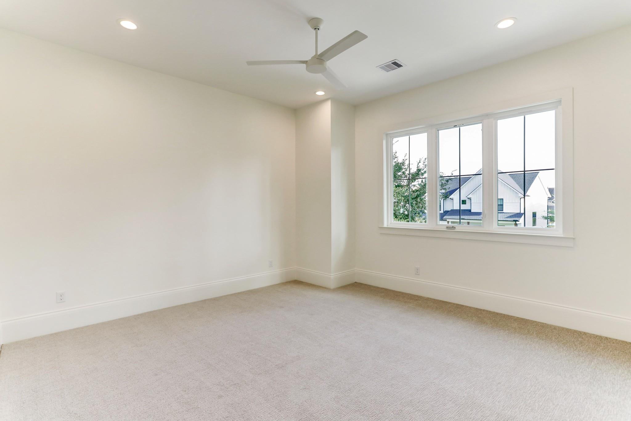 1050 W 42nd Street