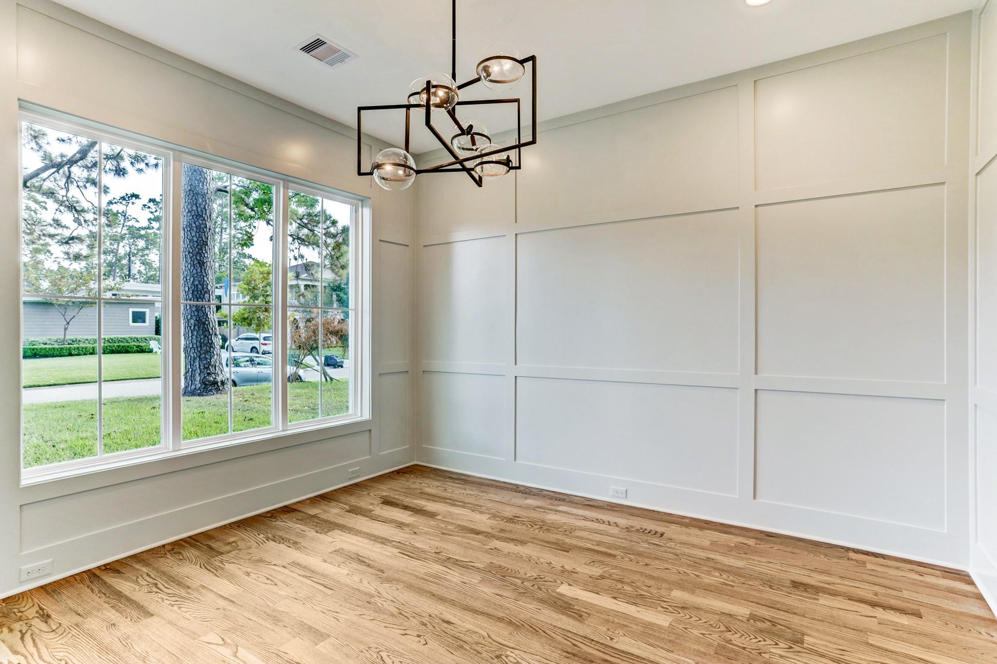 1050 W 42nd Street
