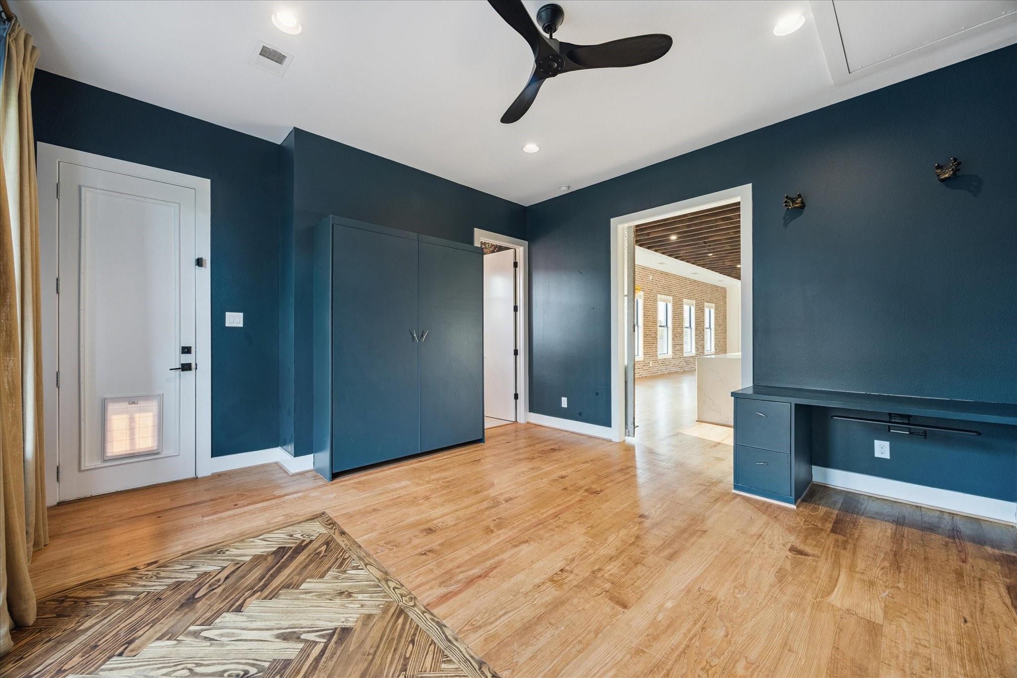 844 E 25th Street