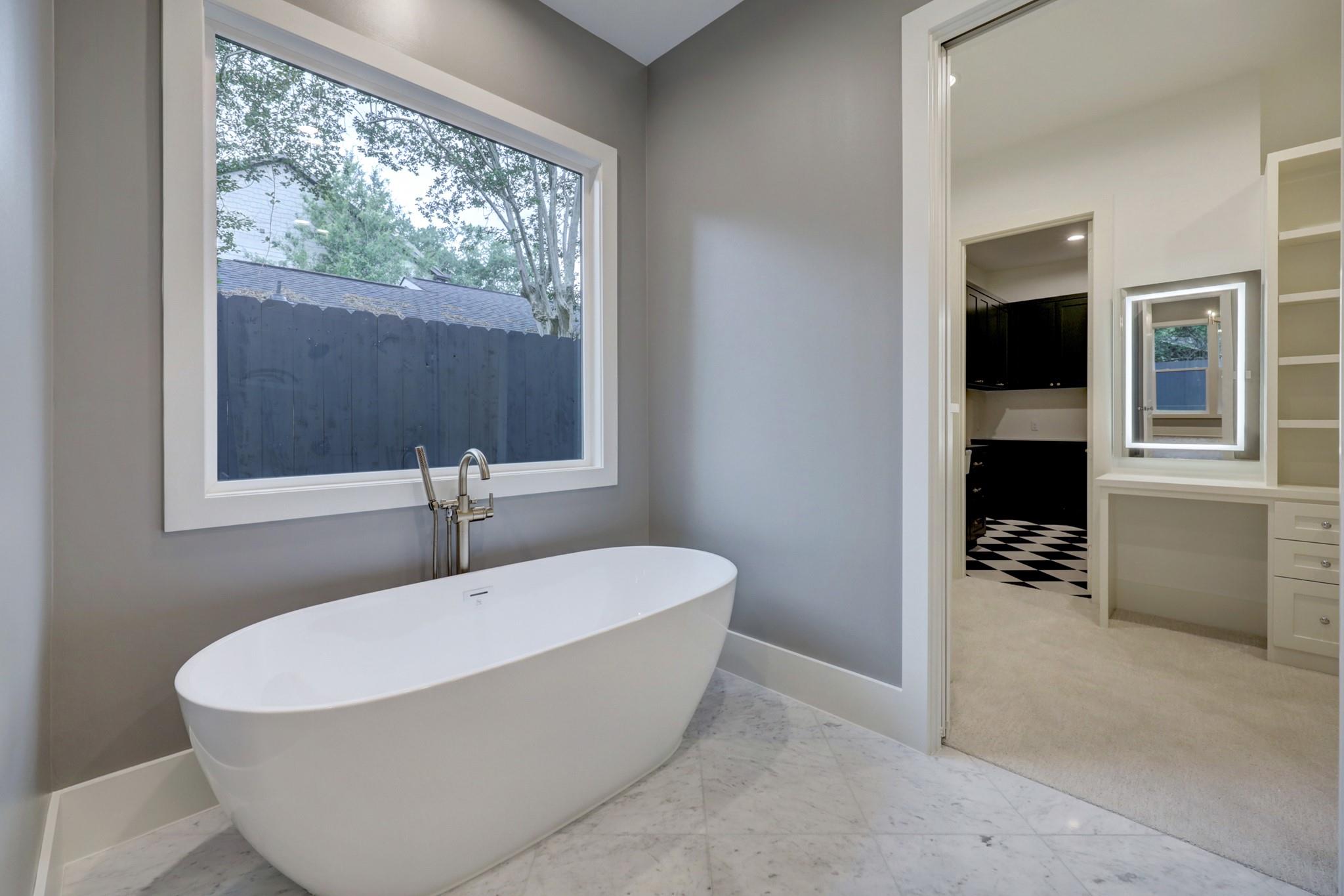 1614 Woodcrest Drive