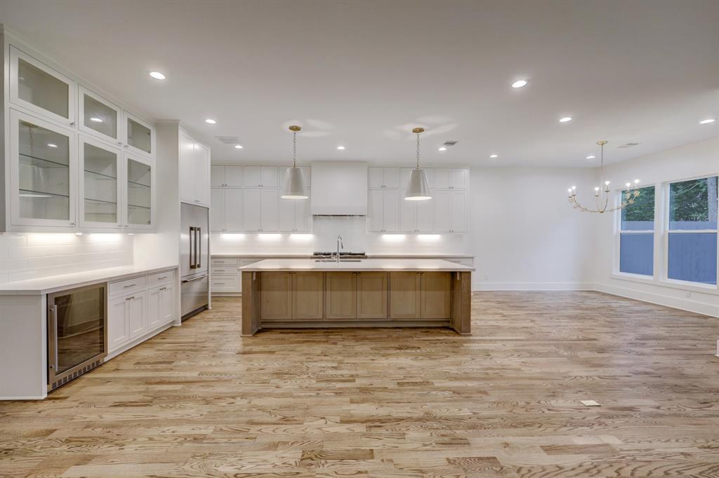 1614 Woodcrest Drive