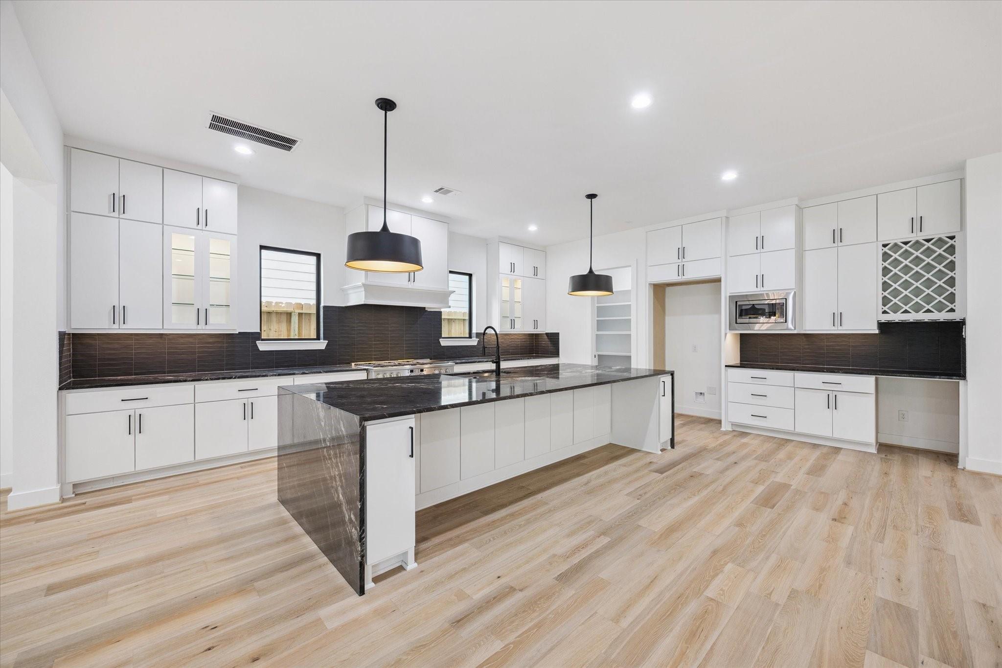 1201 Confederate Road