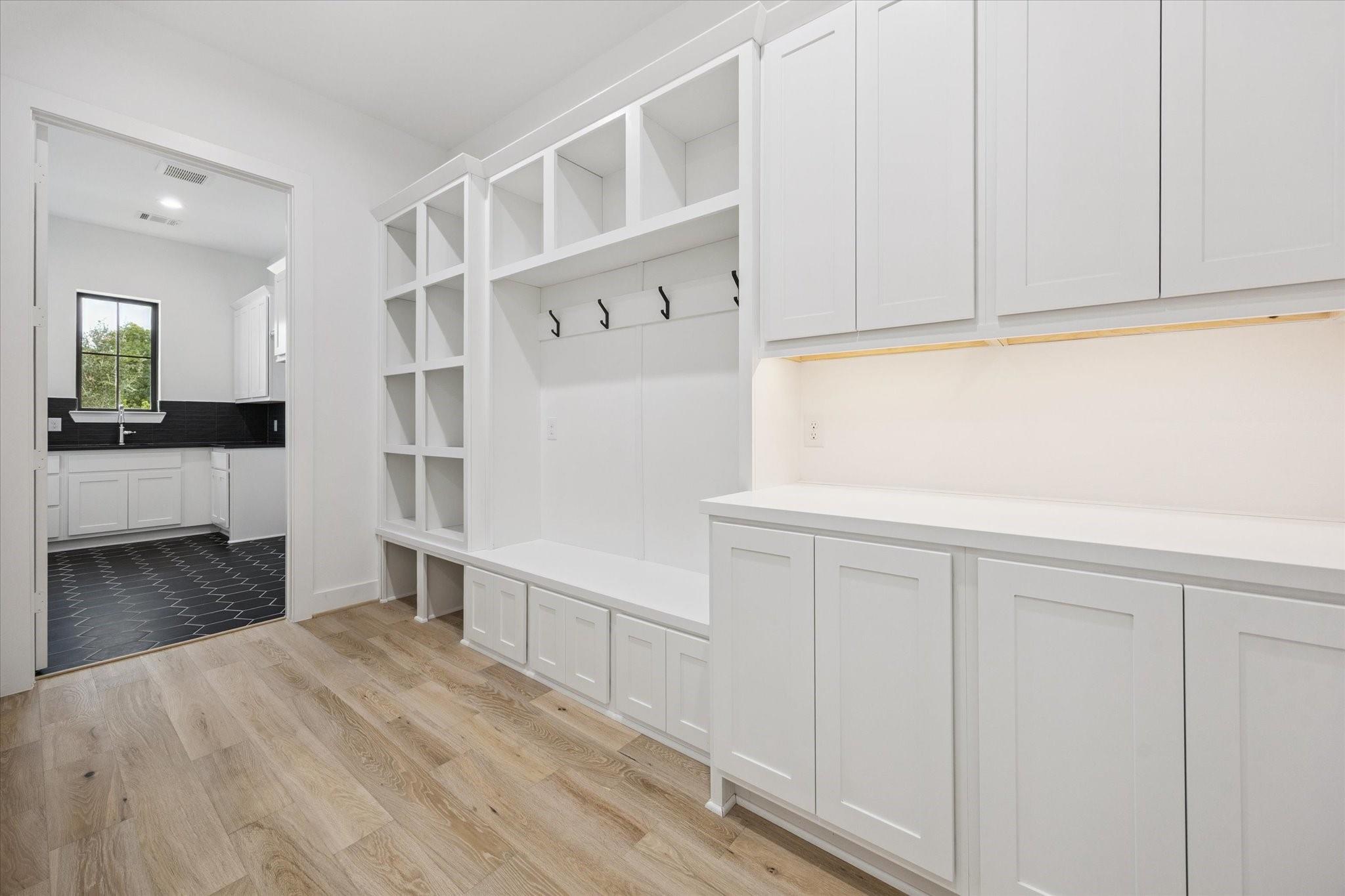 1201 Confederate Road