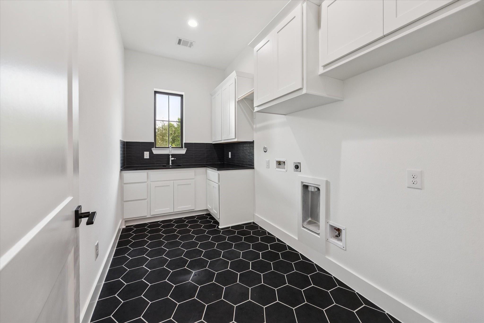 1201 Confederate Road