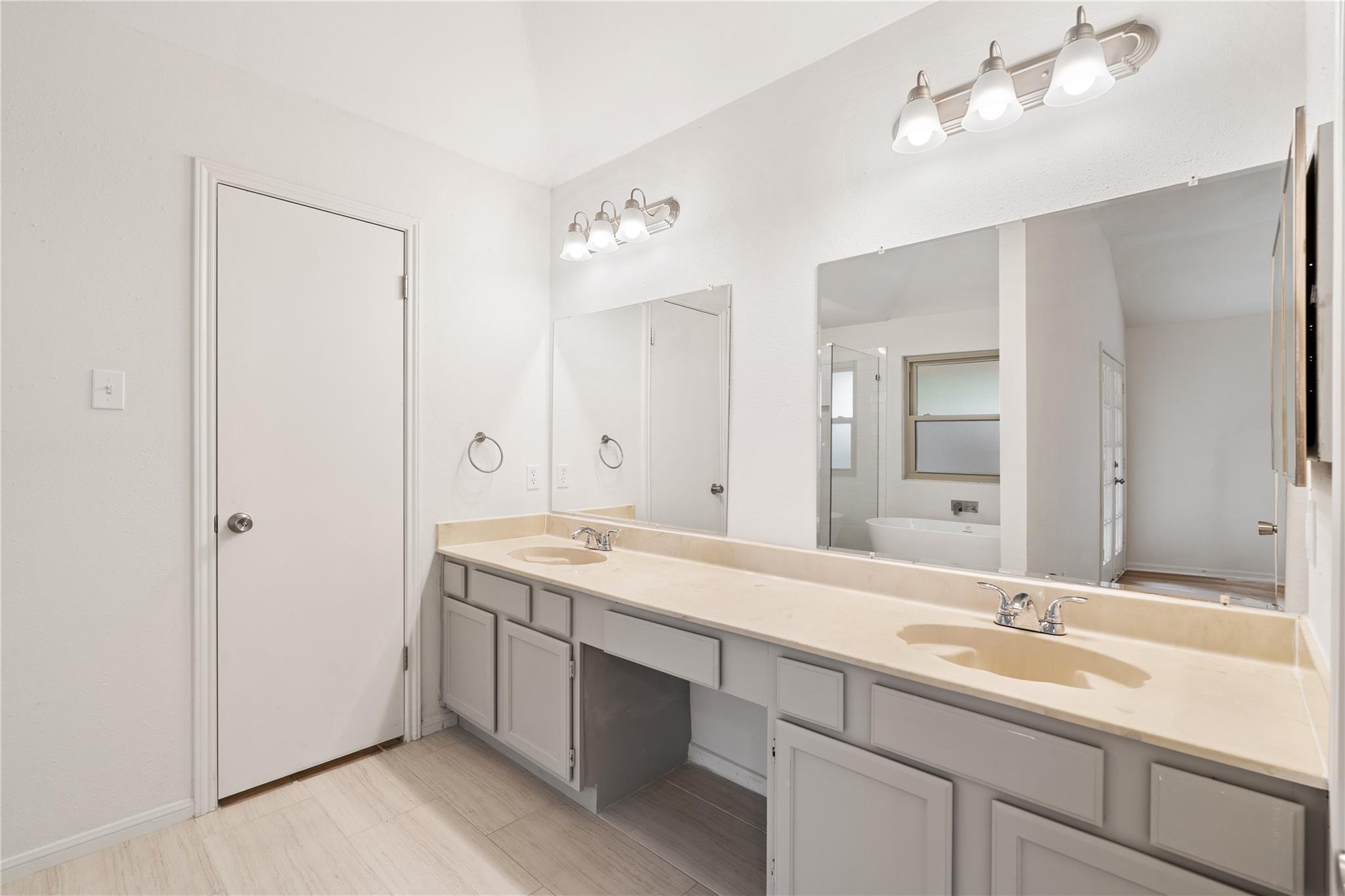 1714 Regal Blue Court
