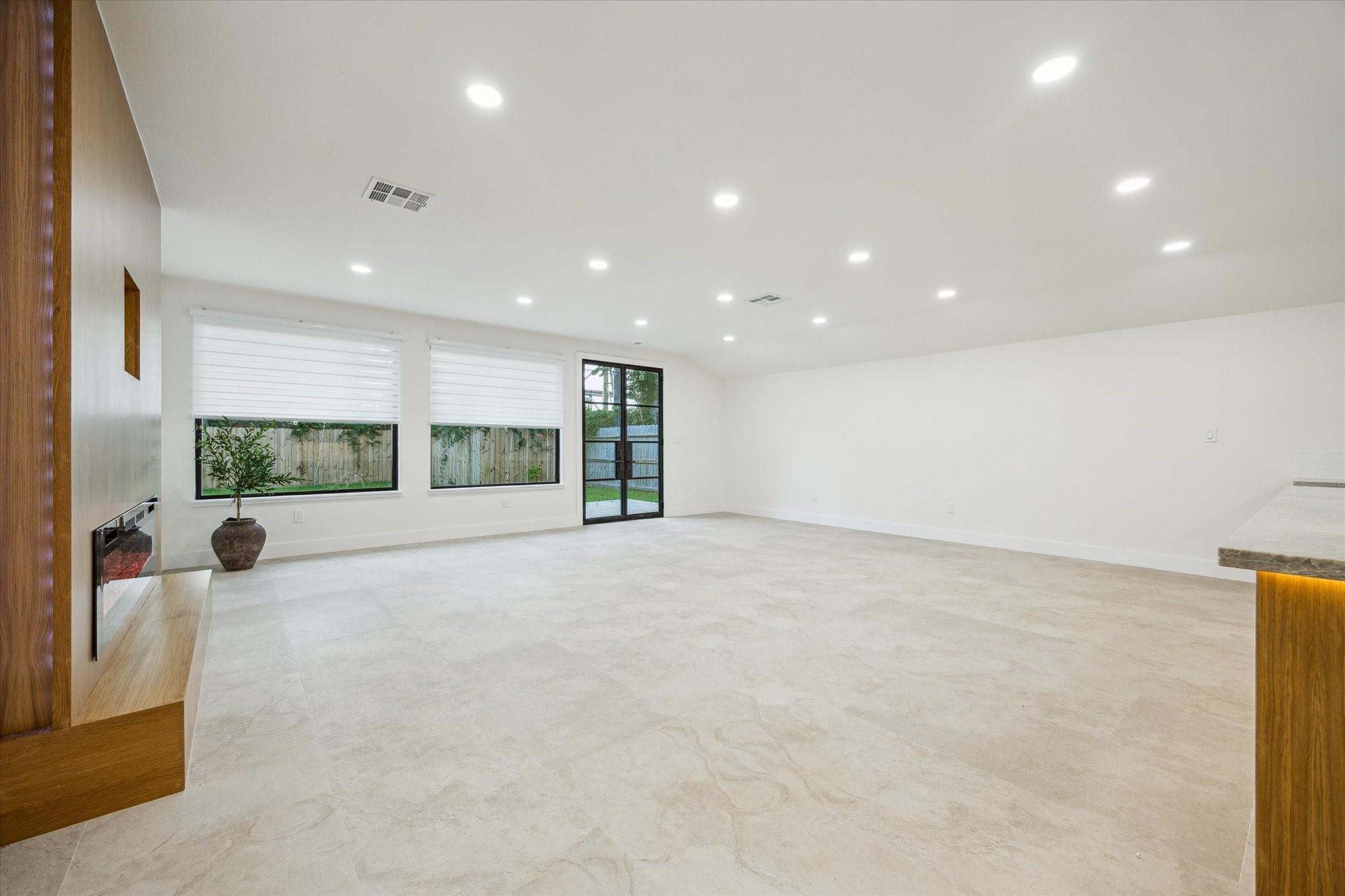 1423 Mapleton Drive