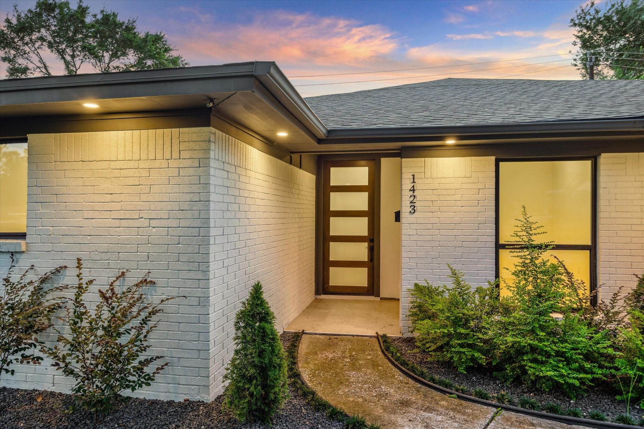 1423 Mapleton Drive