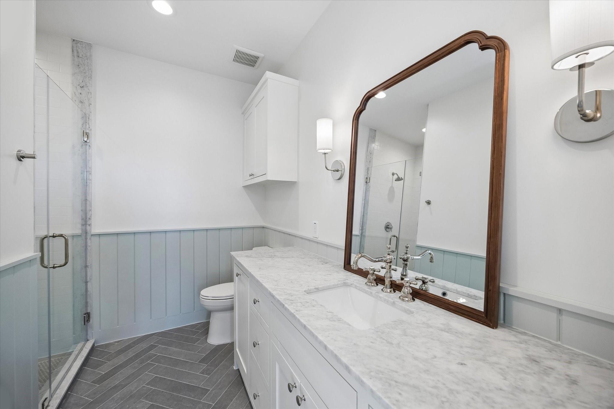 826 W 41st Street