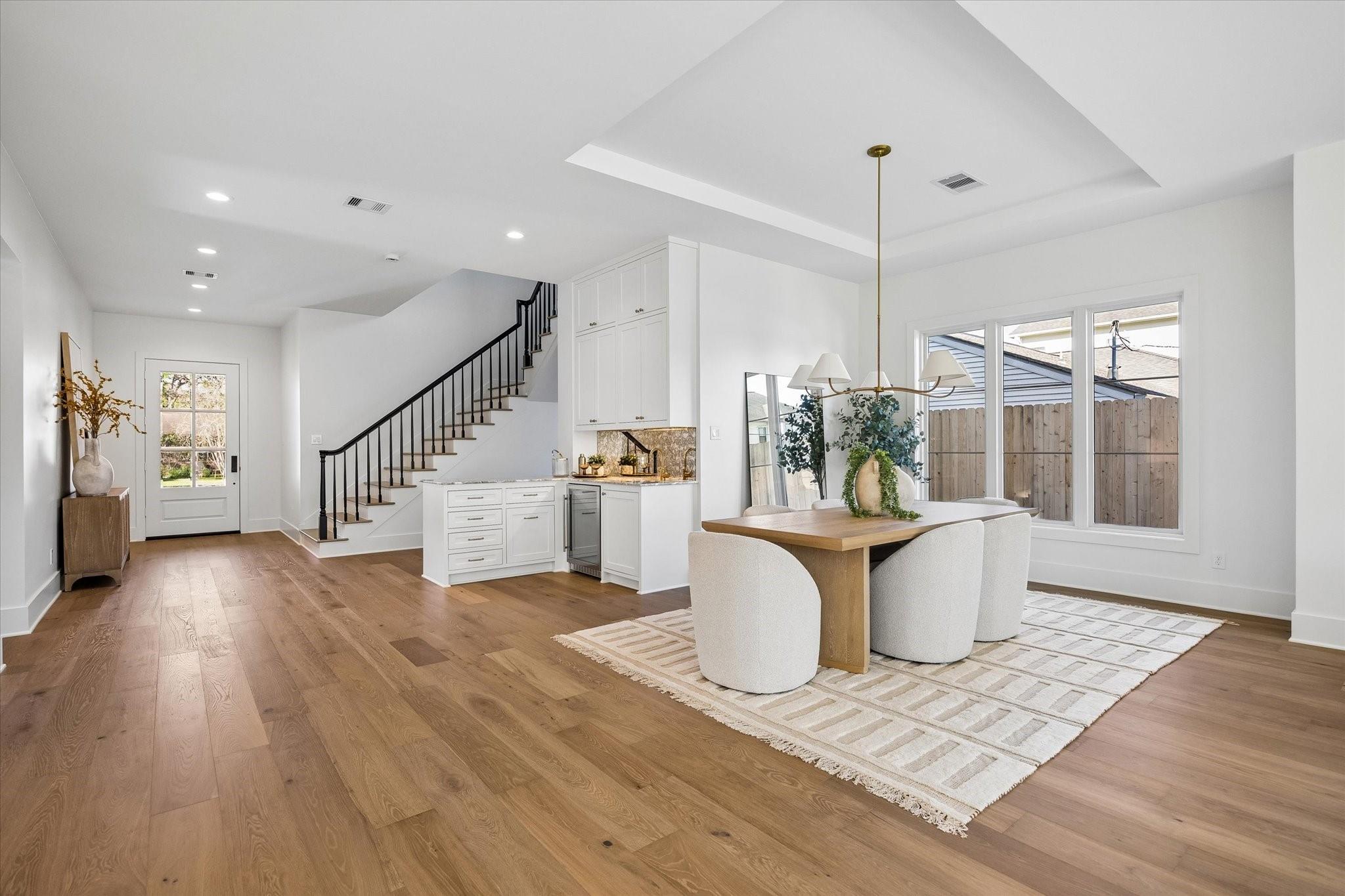 826 W 41st Street