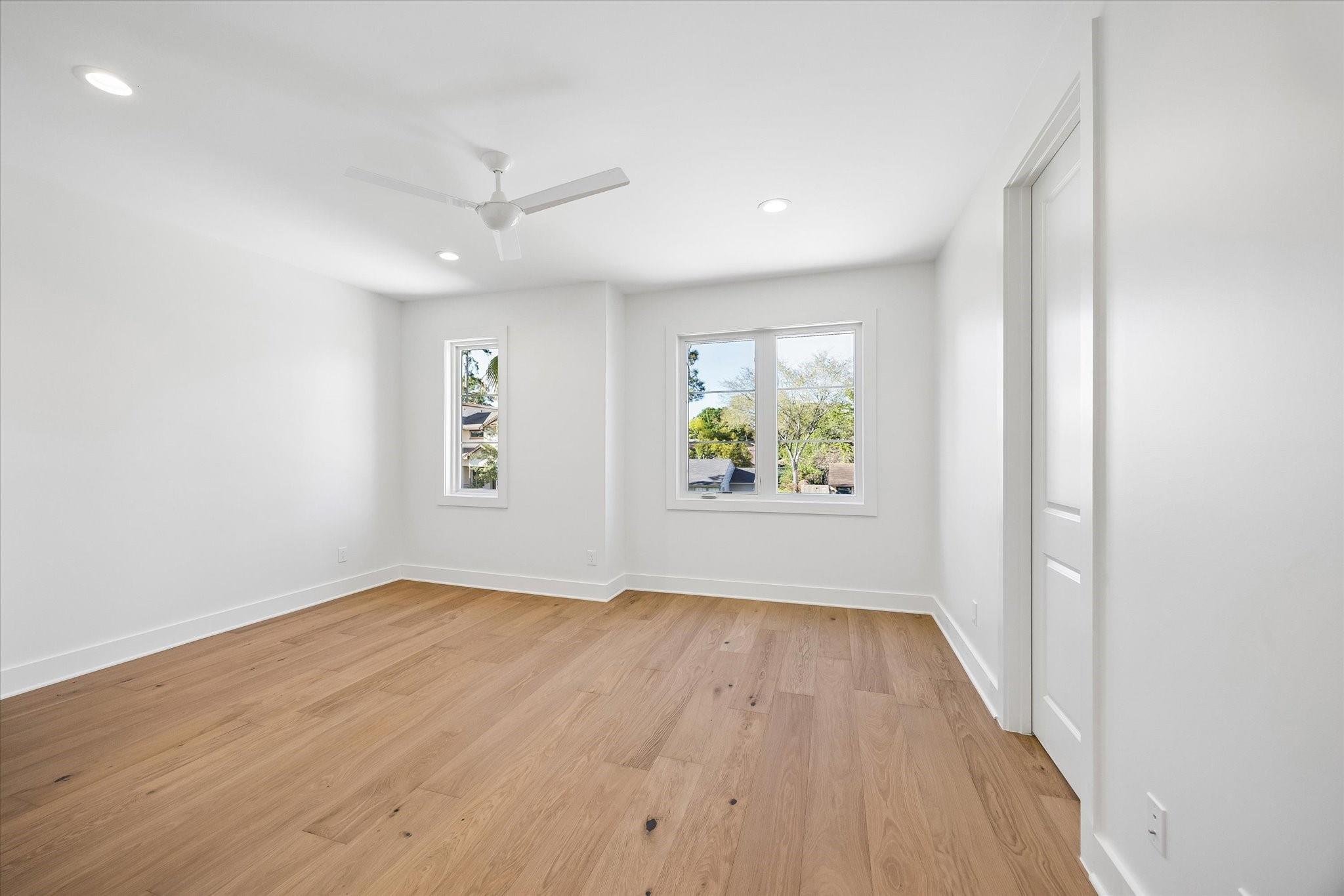 826 W 41st Street