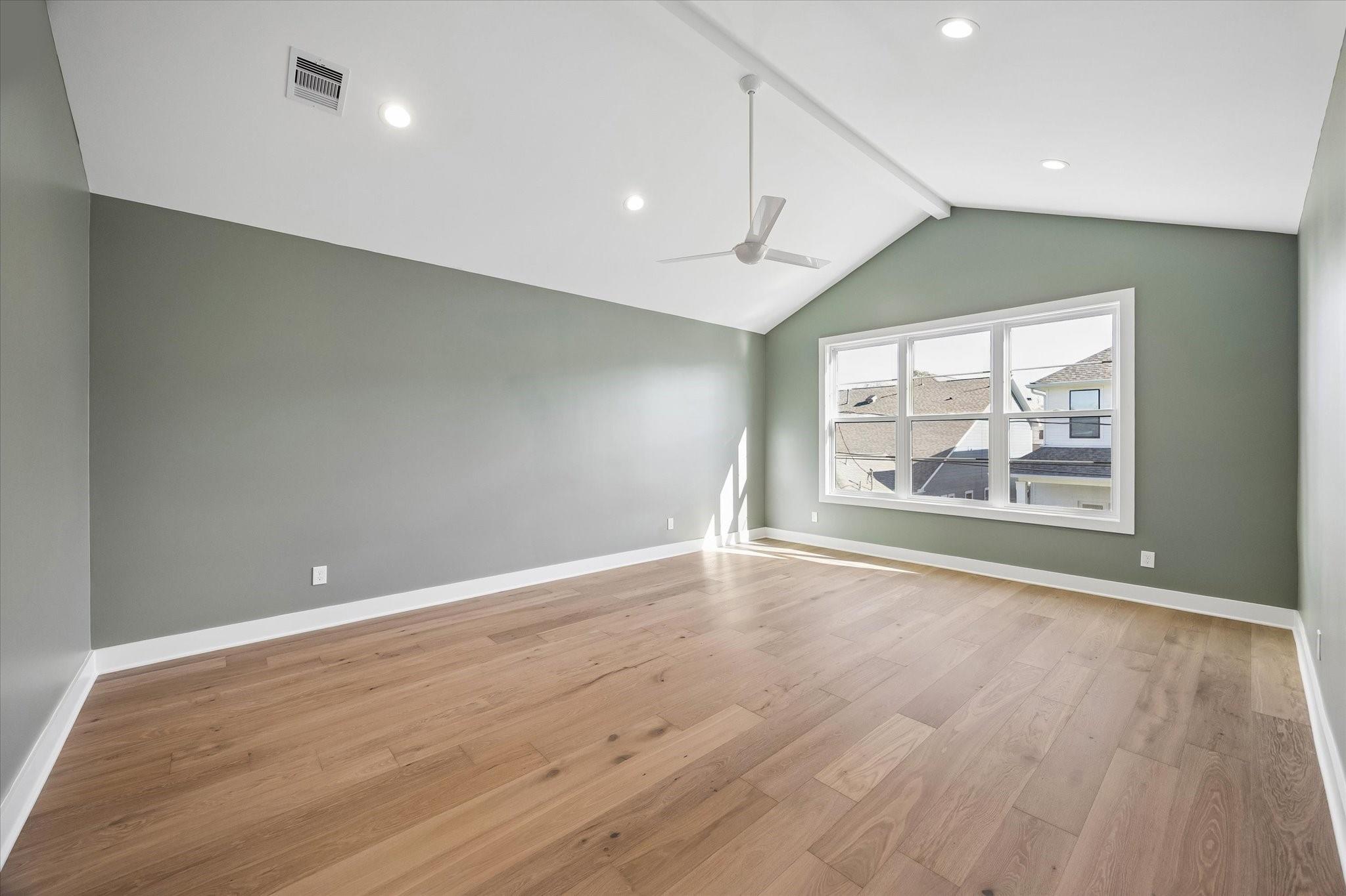 826 W 41st Street