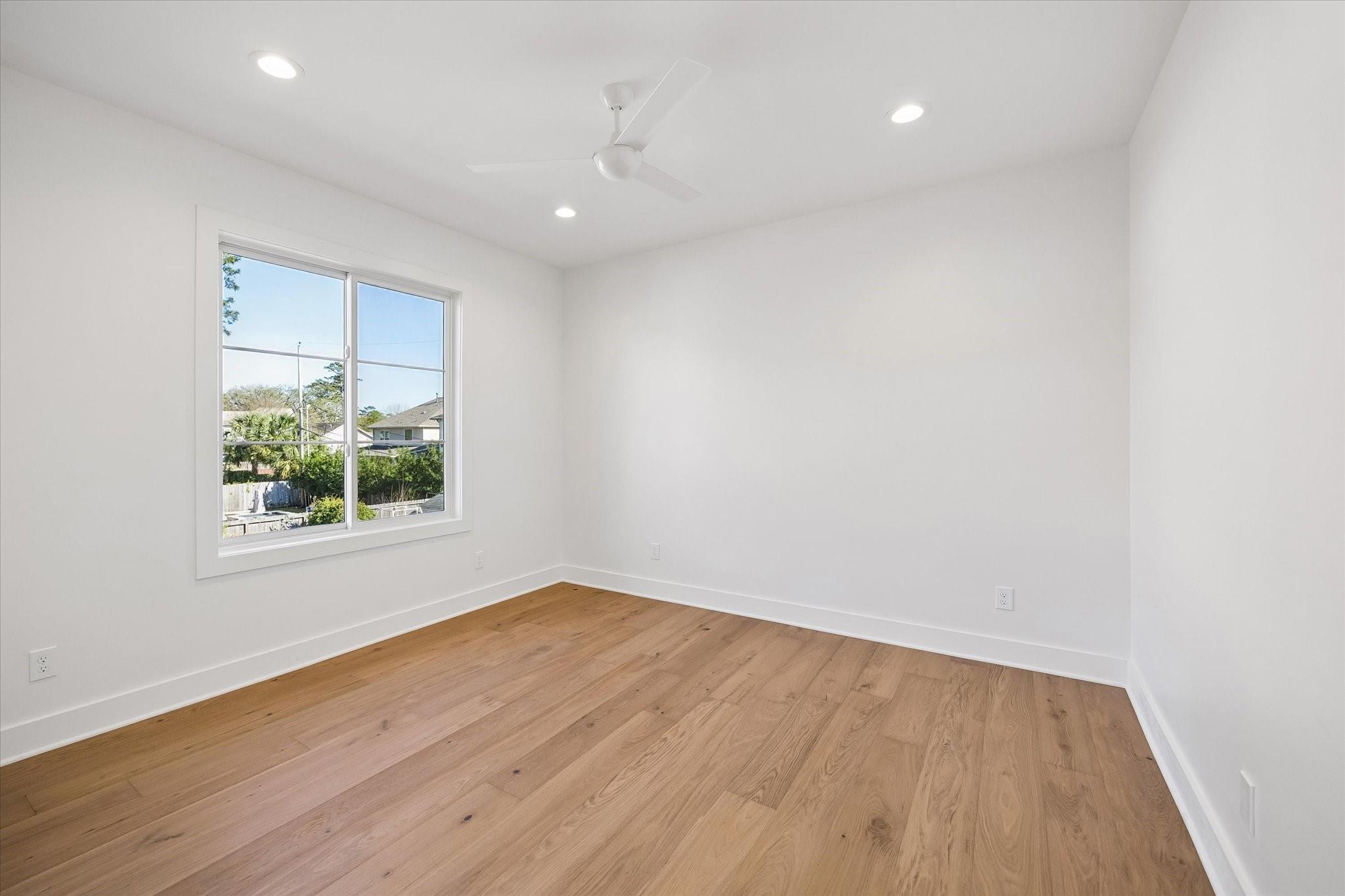 826 W 41st Street