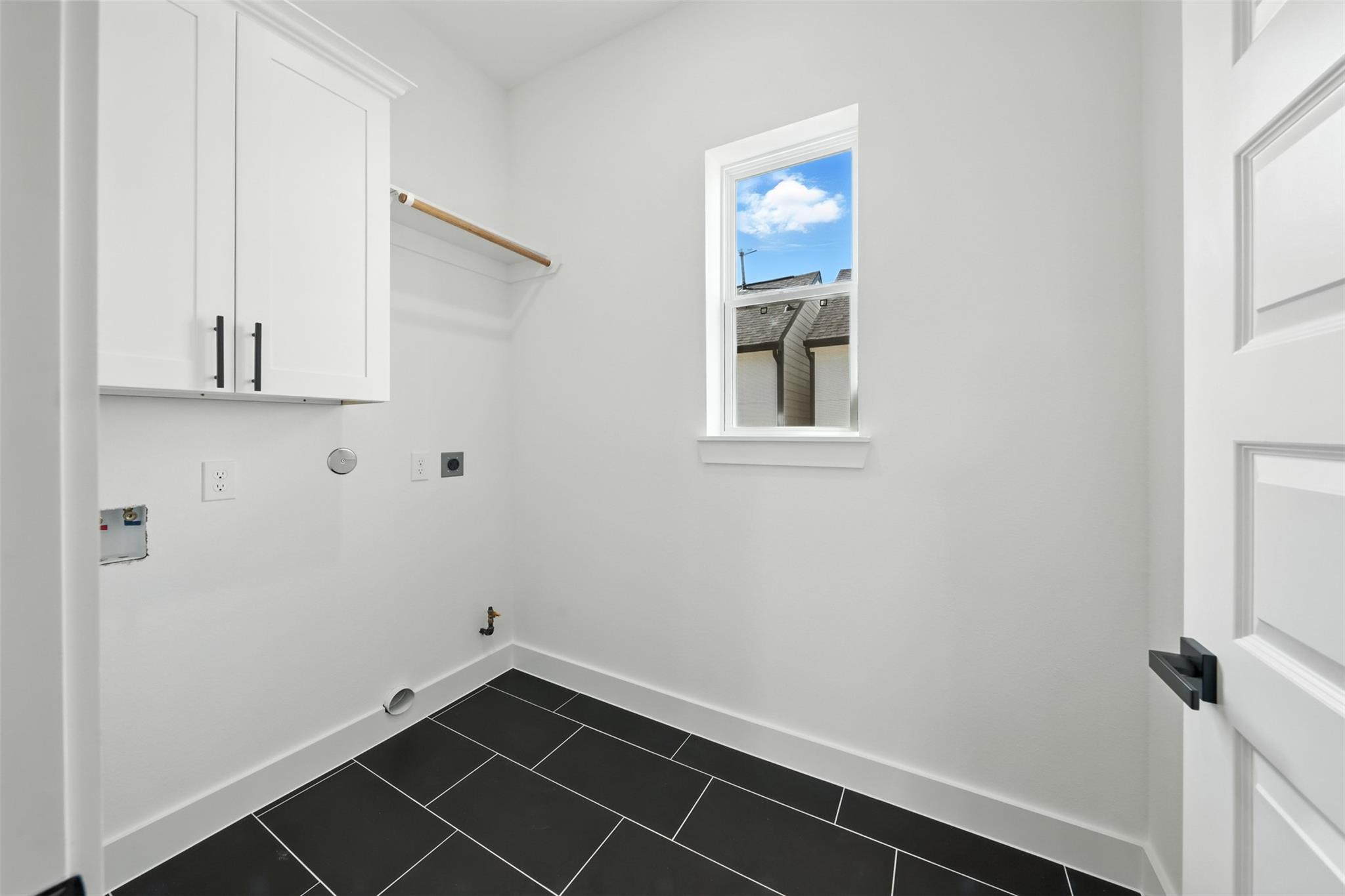 1913 Hoskins Drive # H