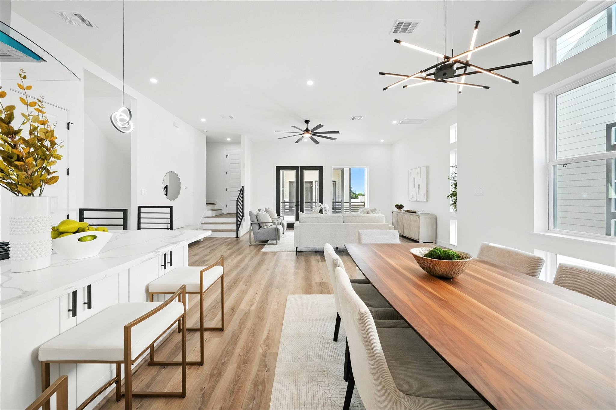 1913 Hoskins Drive # H