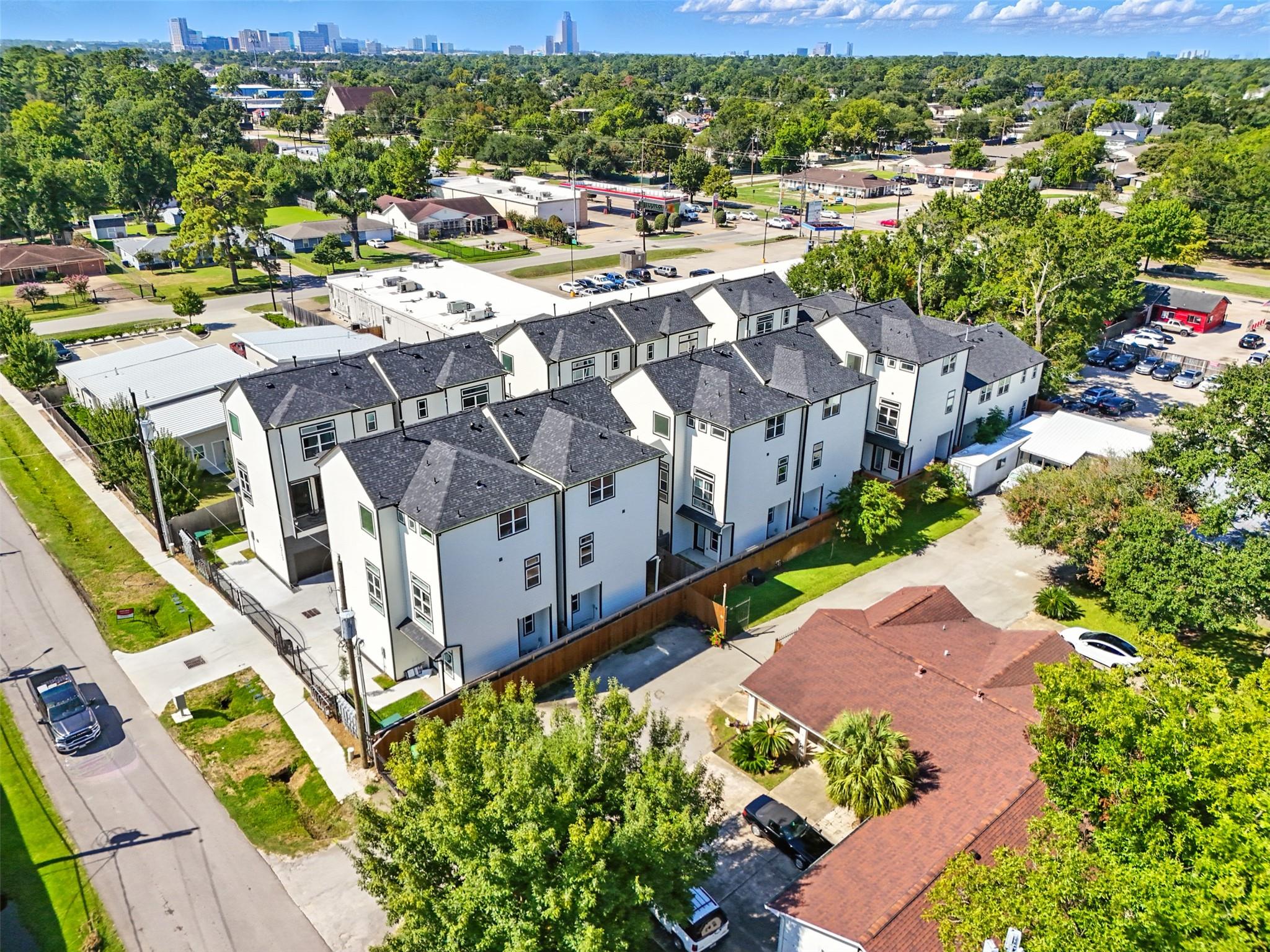 1913 Hoskins Drive # H