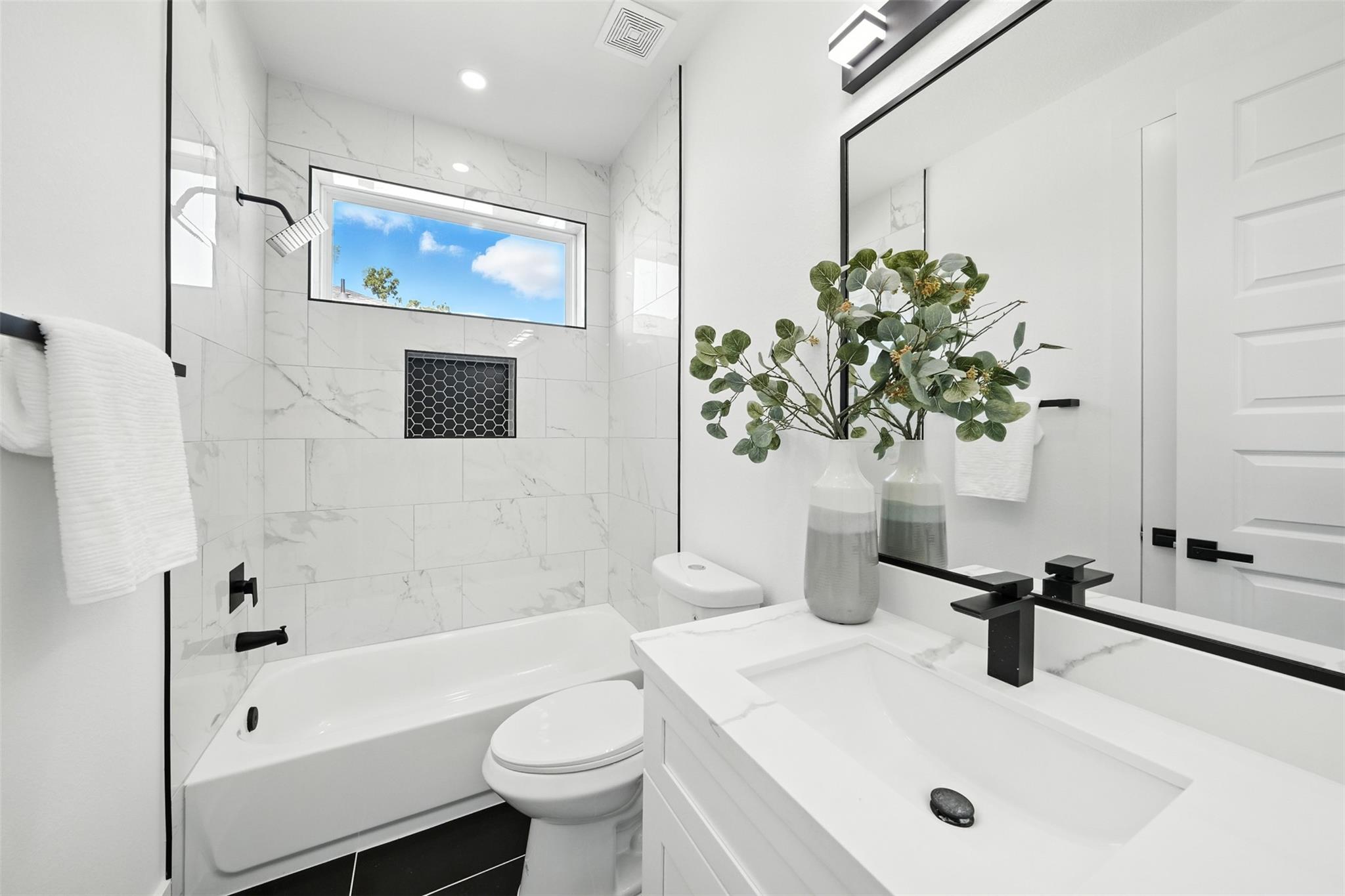 1913 Hoskins Drive # H