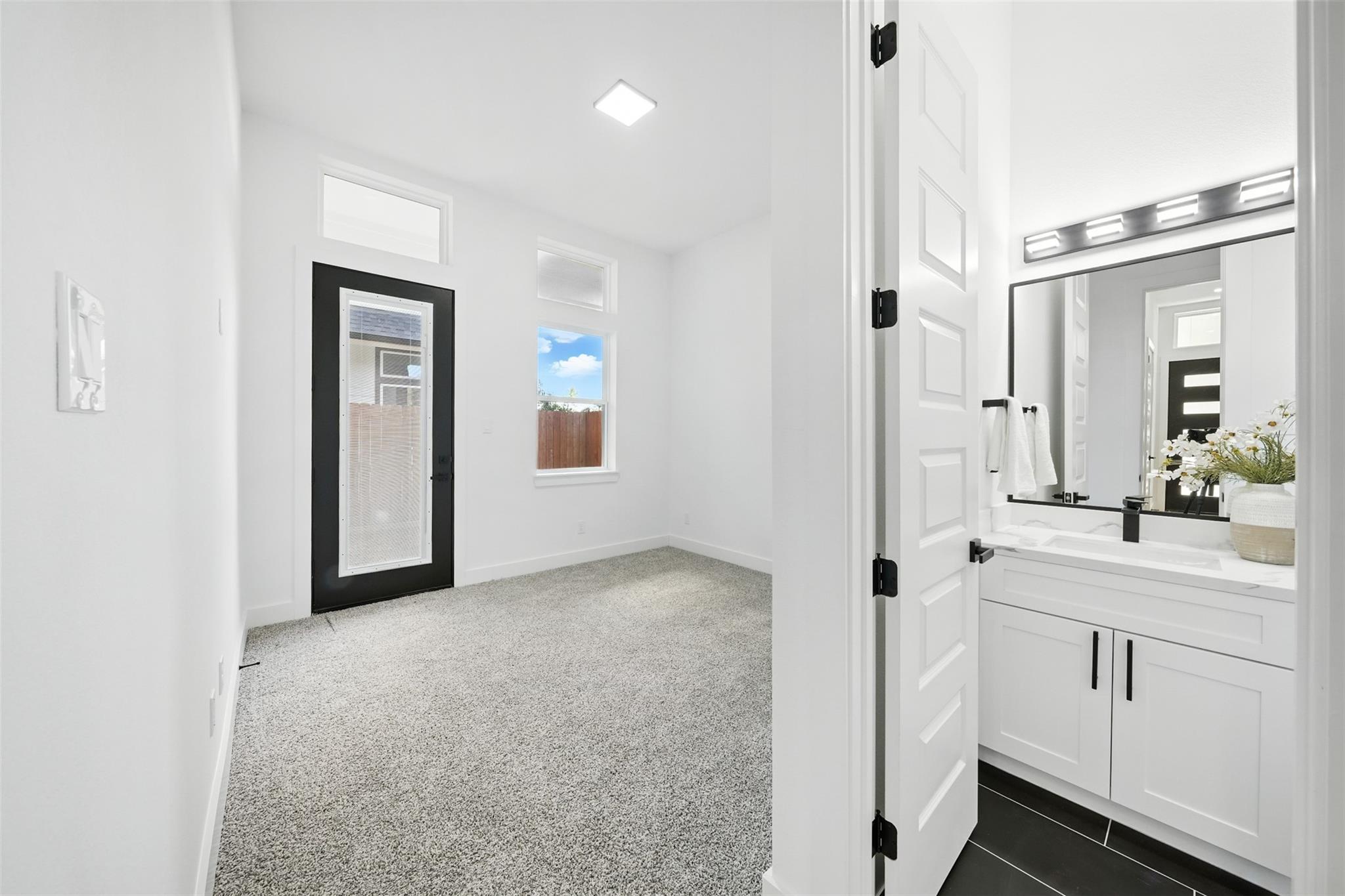 1913 Hoskins Drive # H