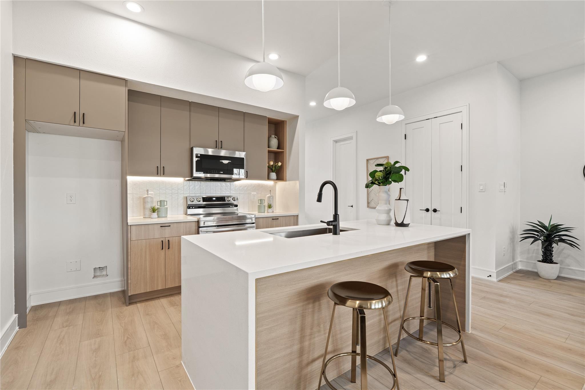 8019 Grandview Street