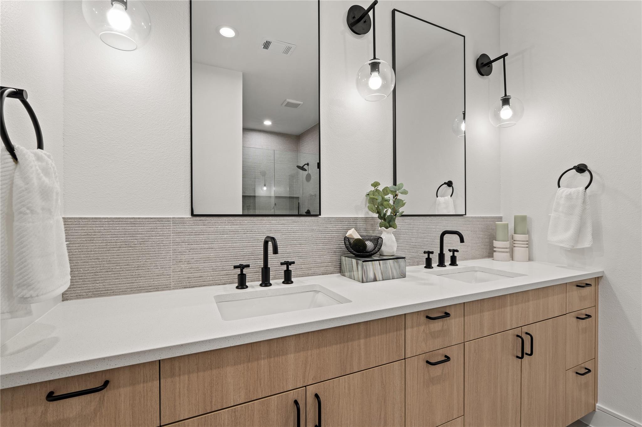 8019 Grandview Street