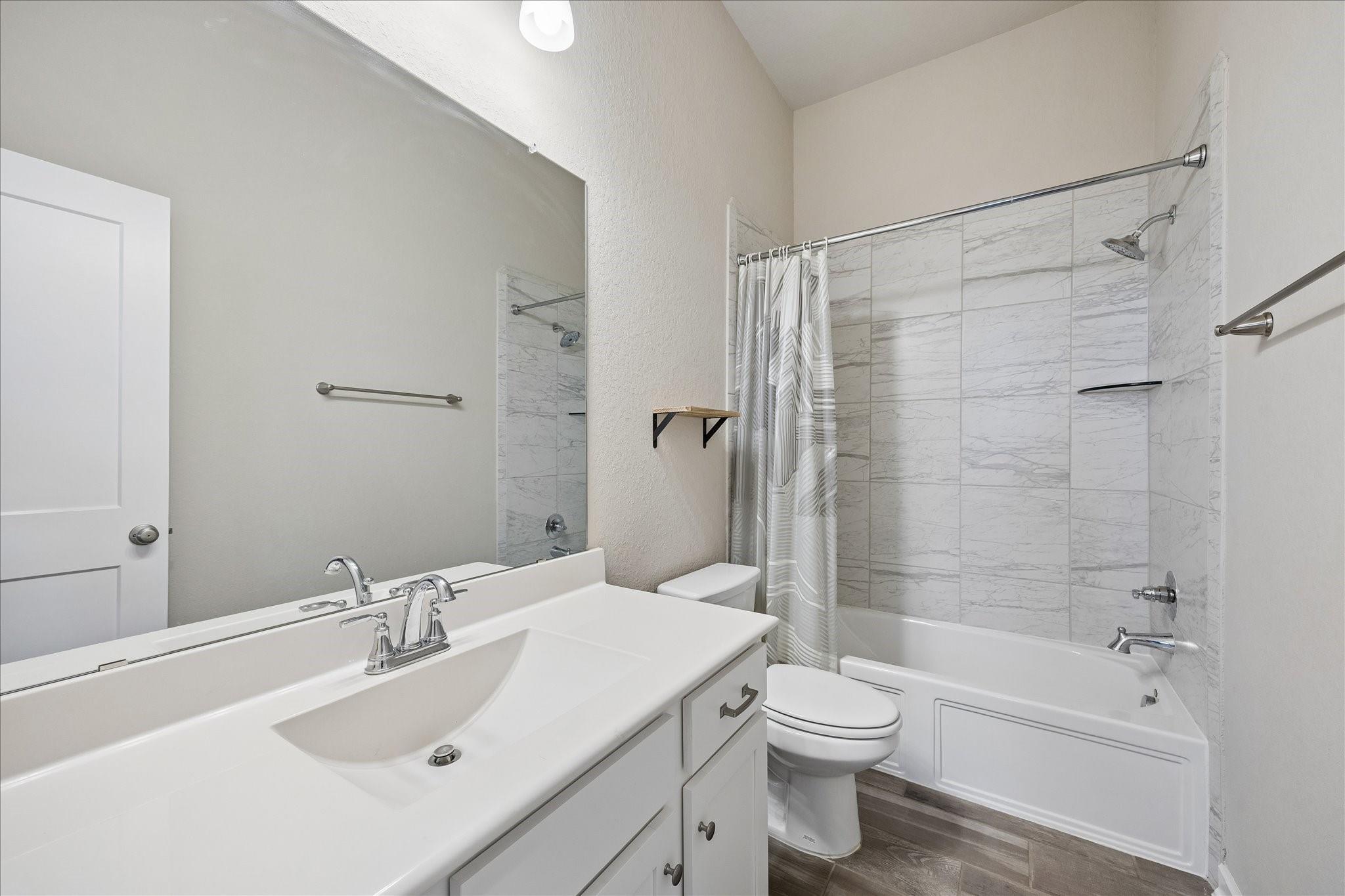 7043 Coneflower Creek