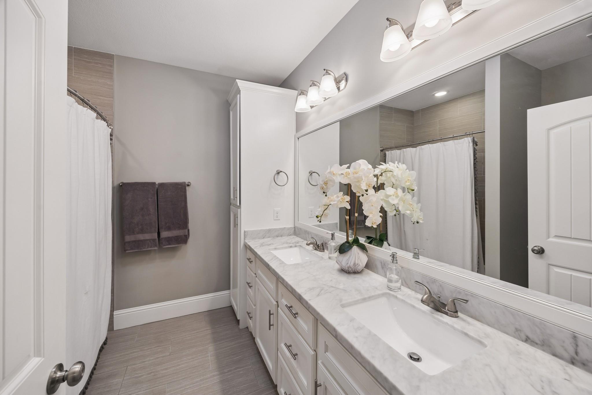1407 Richelieu Lane