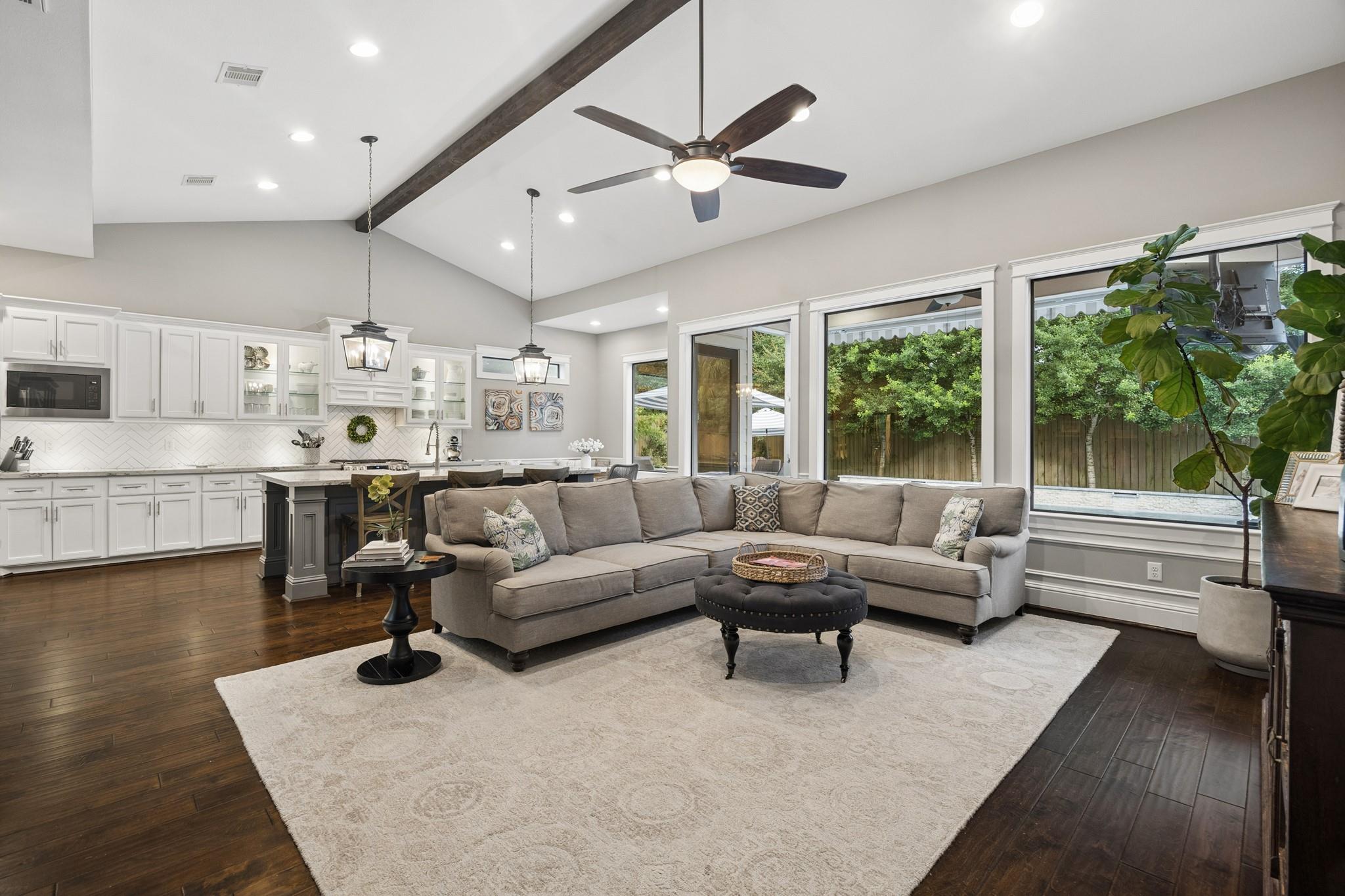1407 Richelieu Lane