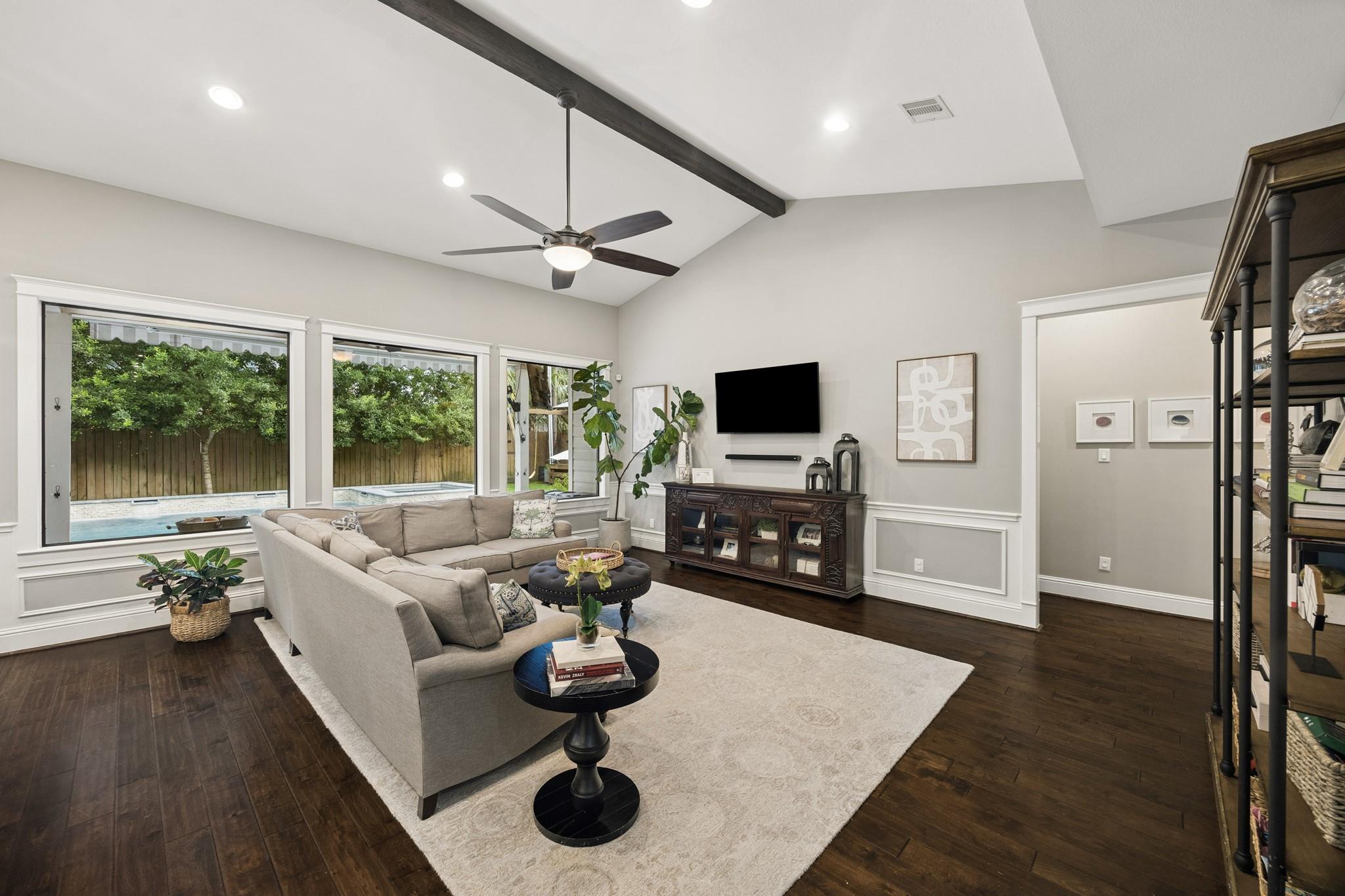 1407 Richelieu Lane
