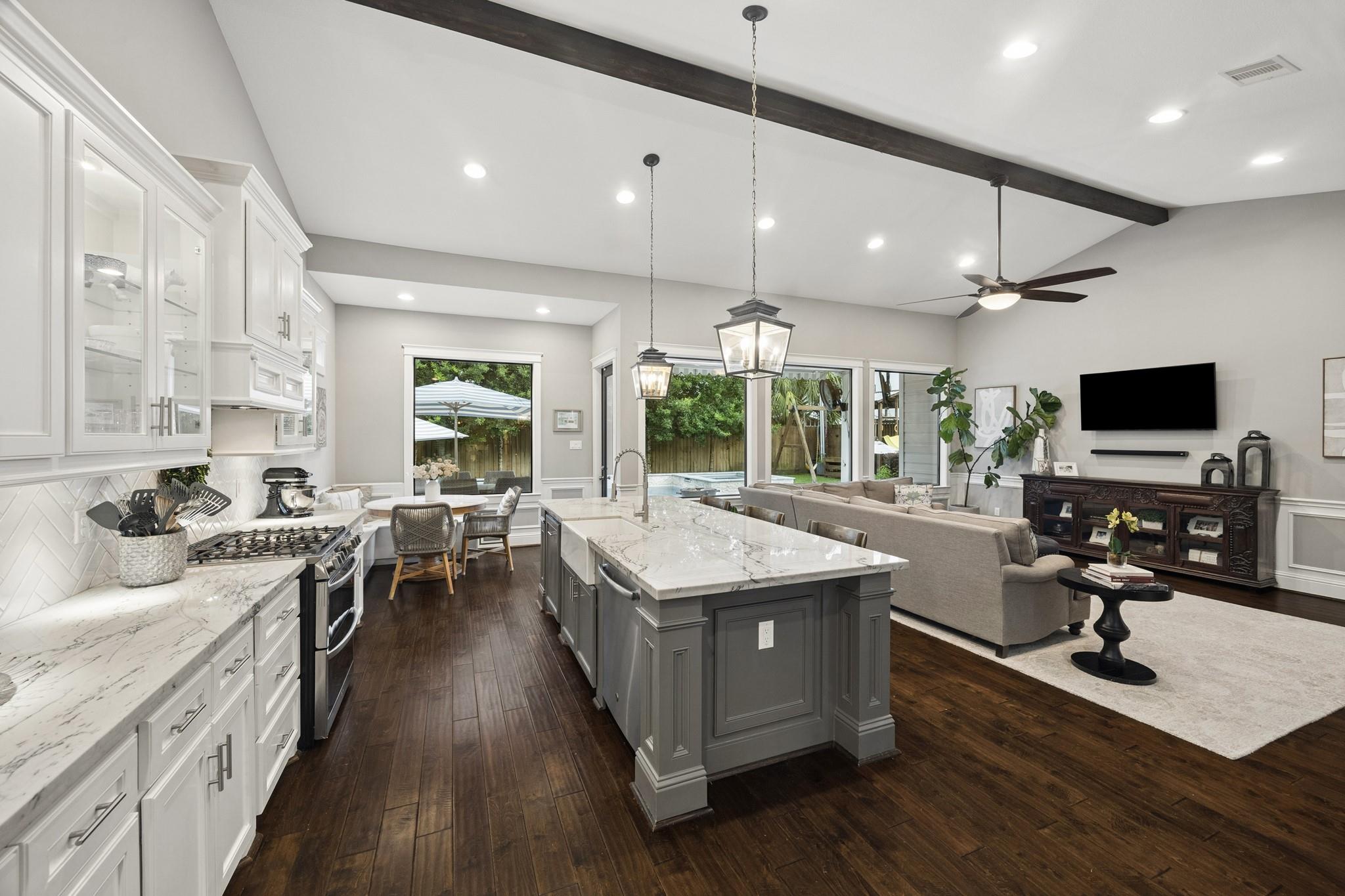 1407 Richelieu Lane