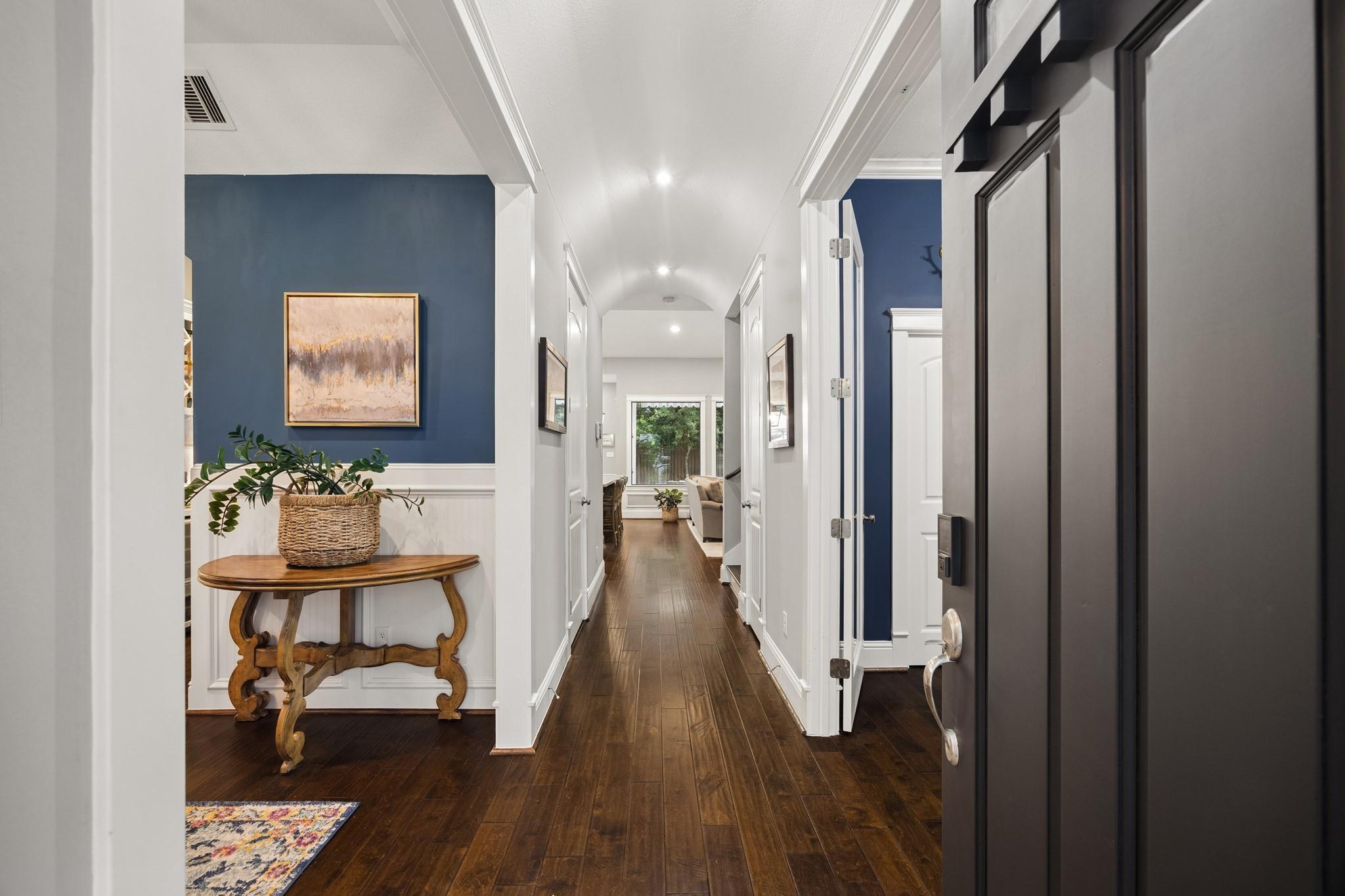 1407 Richelieu Lane