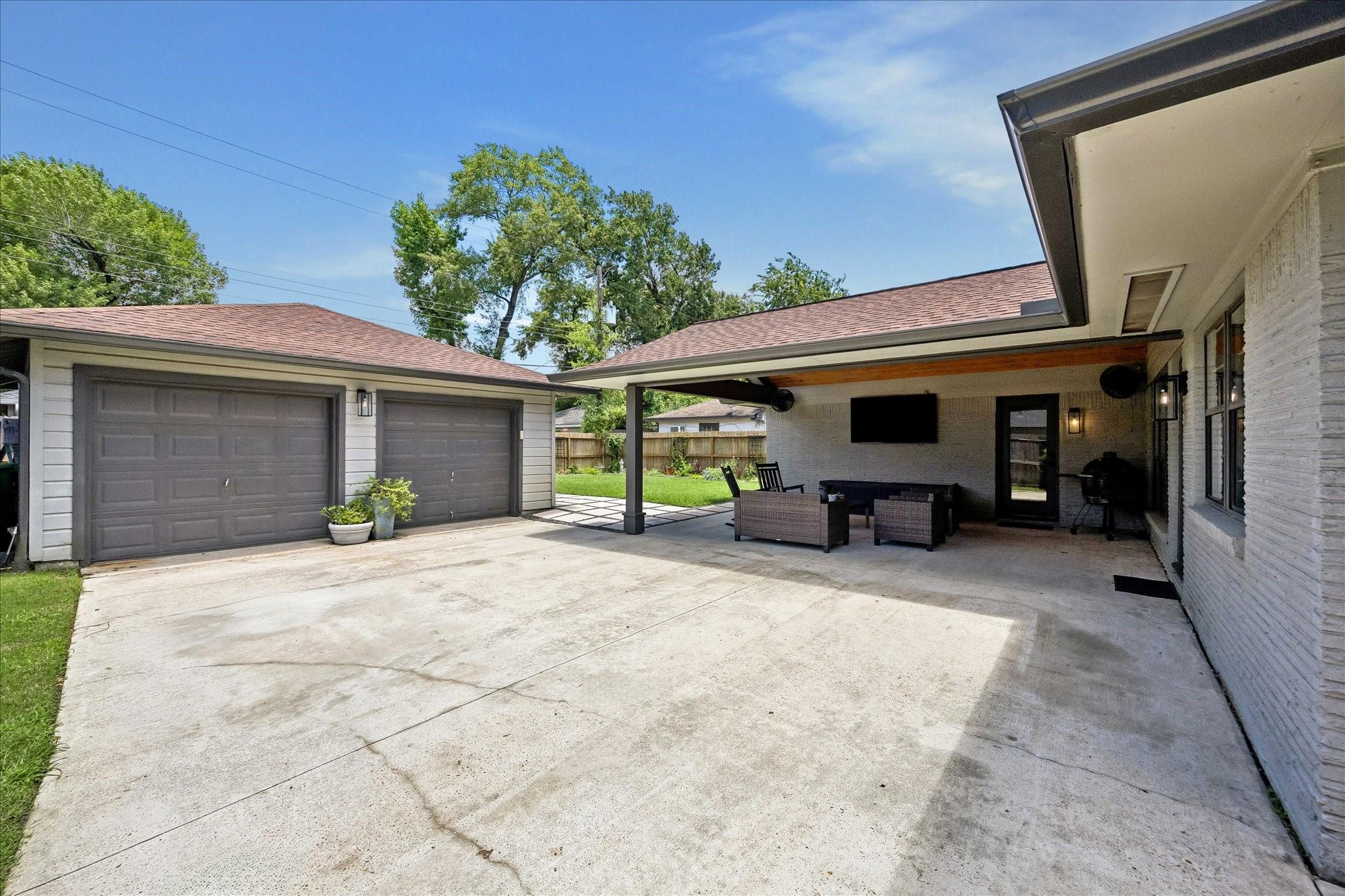 2034 De Milo Drive