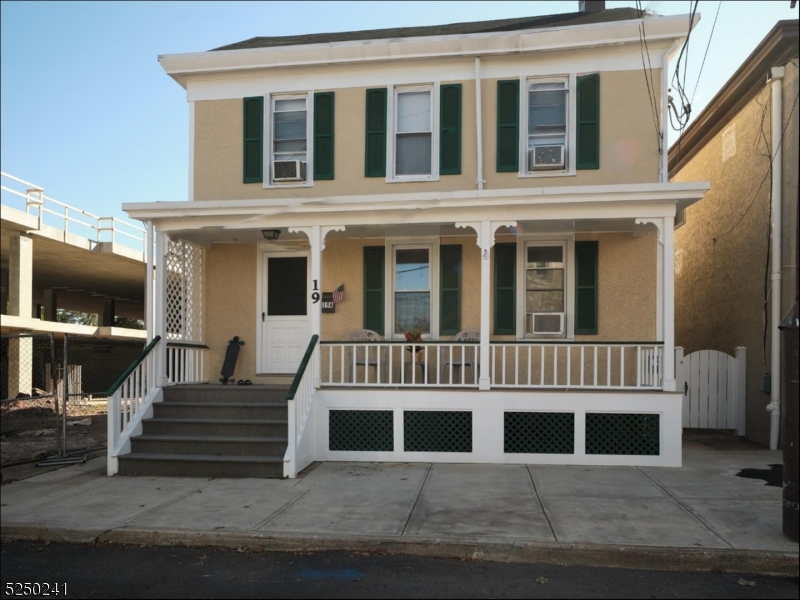 19 Bloomfield Ave
