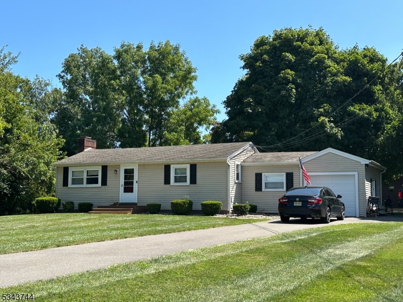 111 Everitts Rd