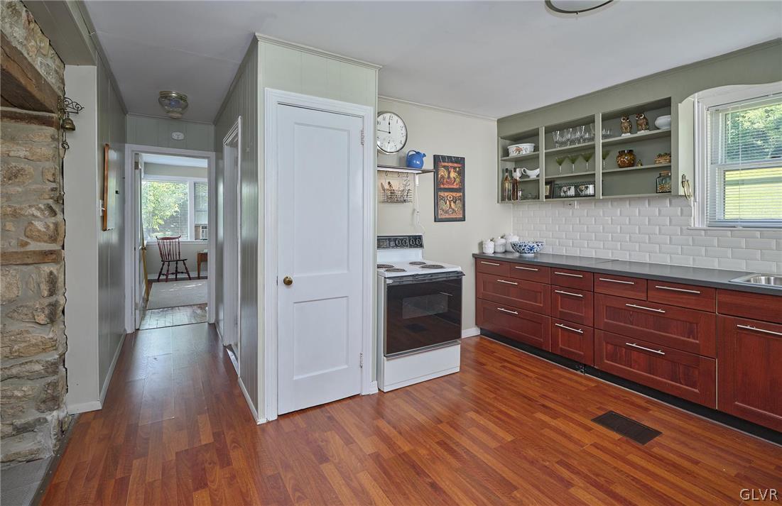 210 Sunnyside Road