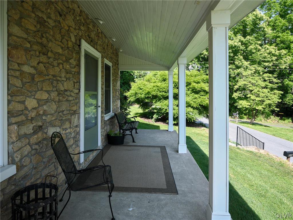 210 Sunnyside Road