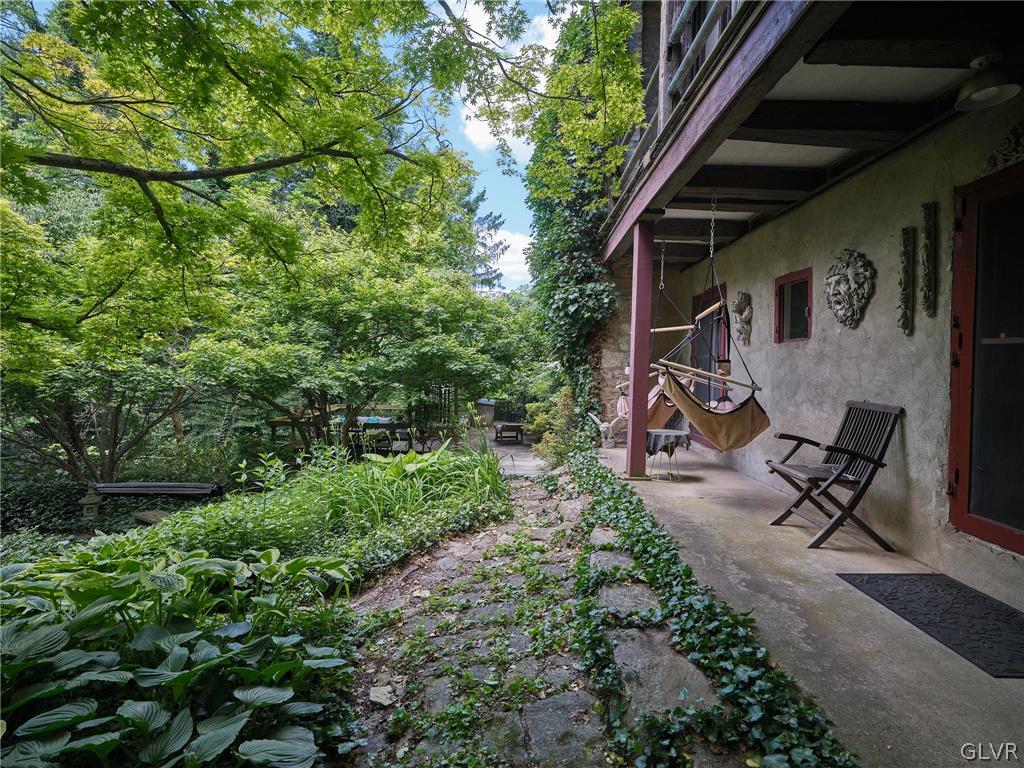 180 Sunnyside Road