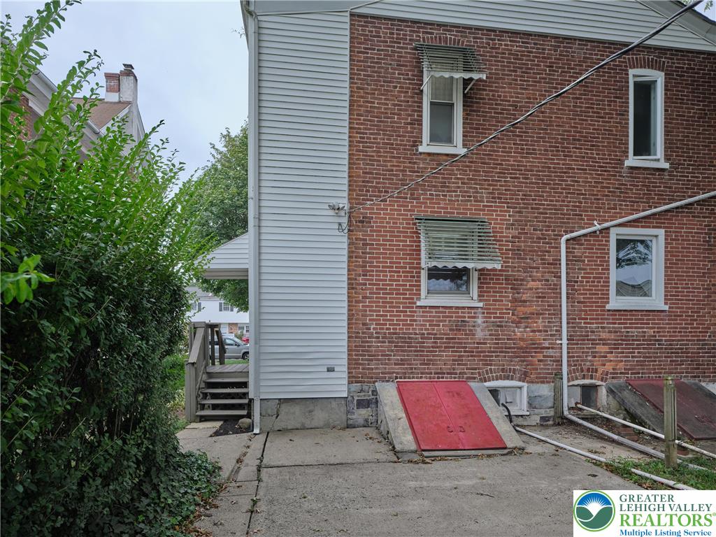 419 Seminary Street